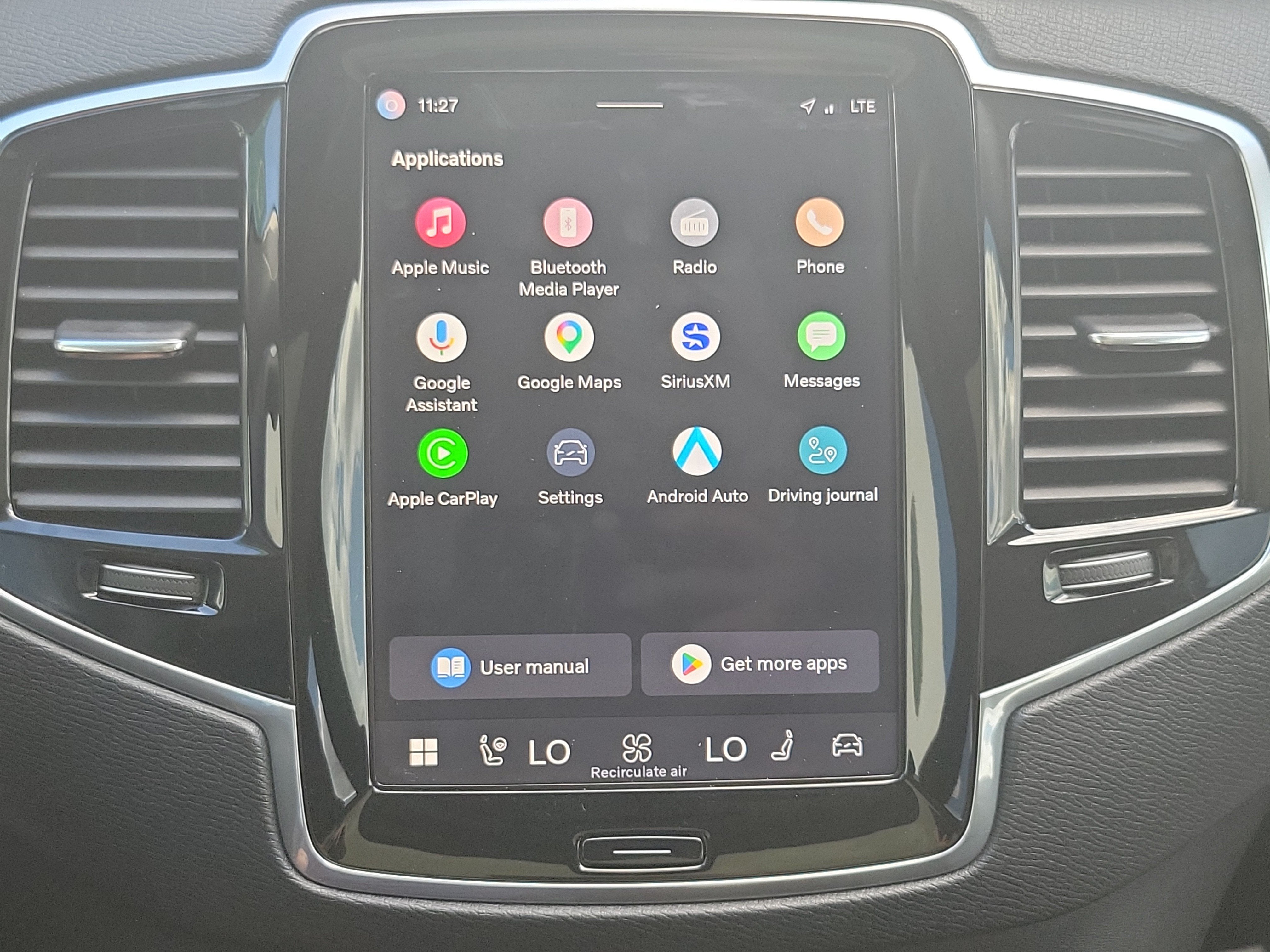 2024 Volvo XC90 Plus Bright Theme