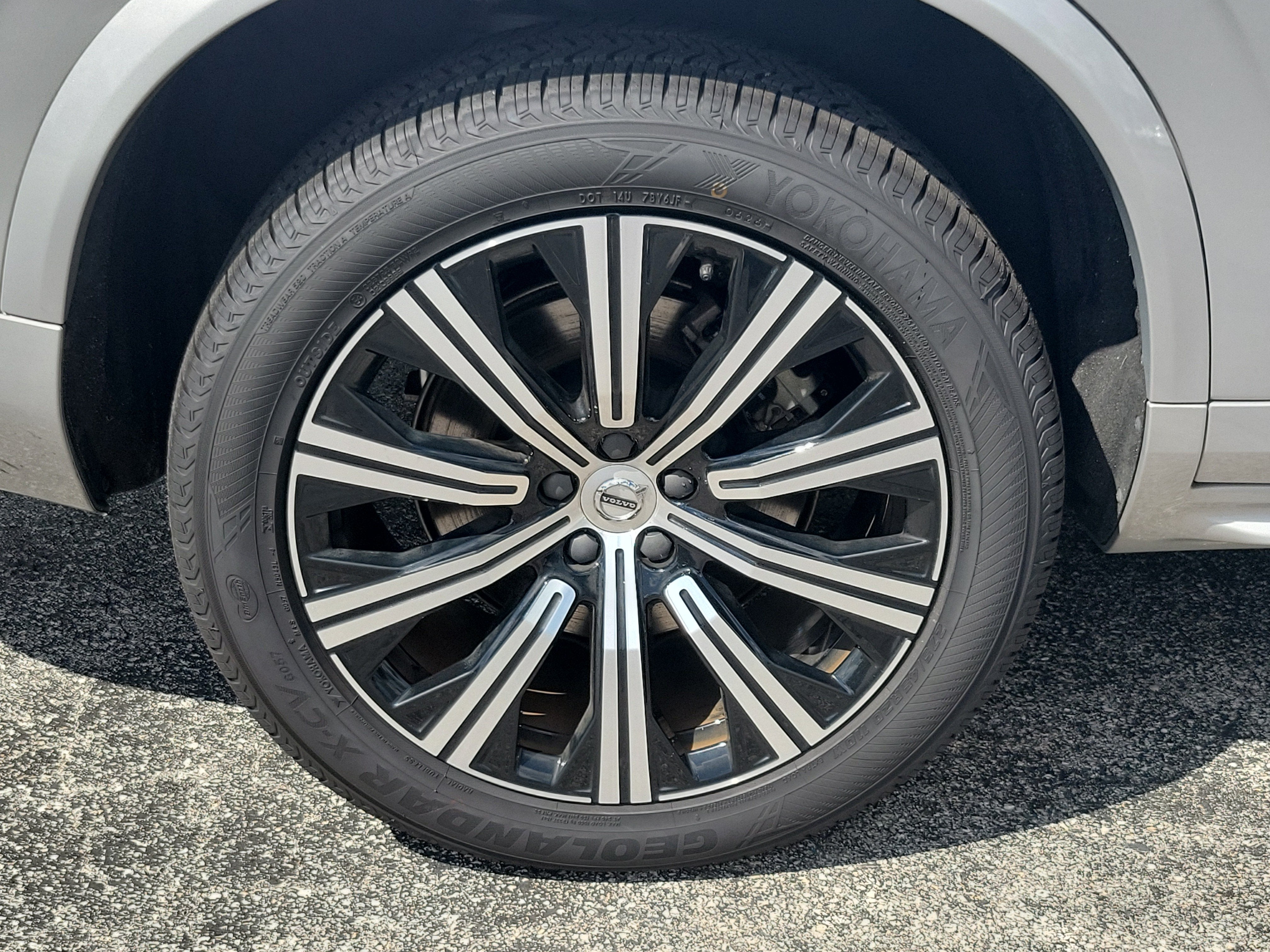 2024 Volvo XC90 Plus Bright Theme