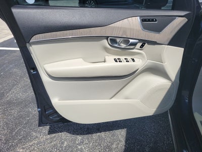 2024 Volvo XC90 Plus Bright Theme