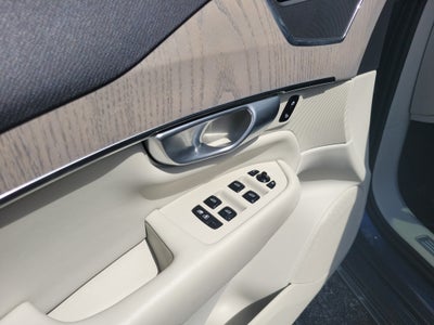 2024 Volvo XC90 Plus Bright Theme