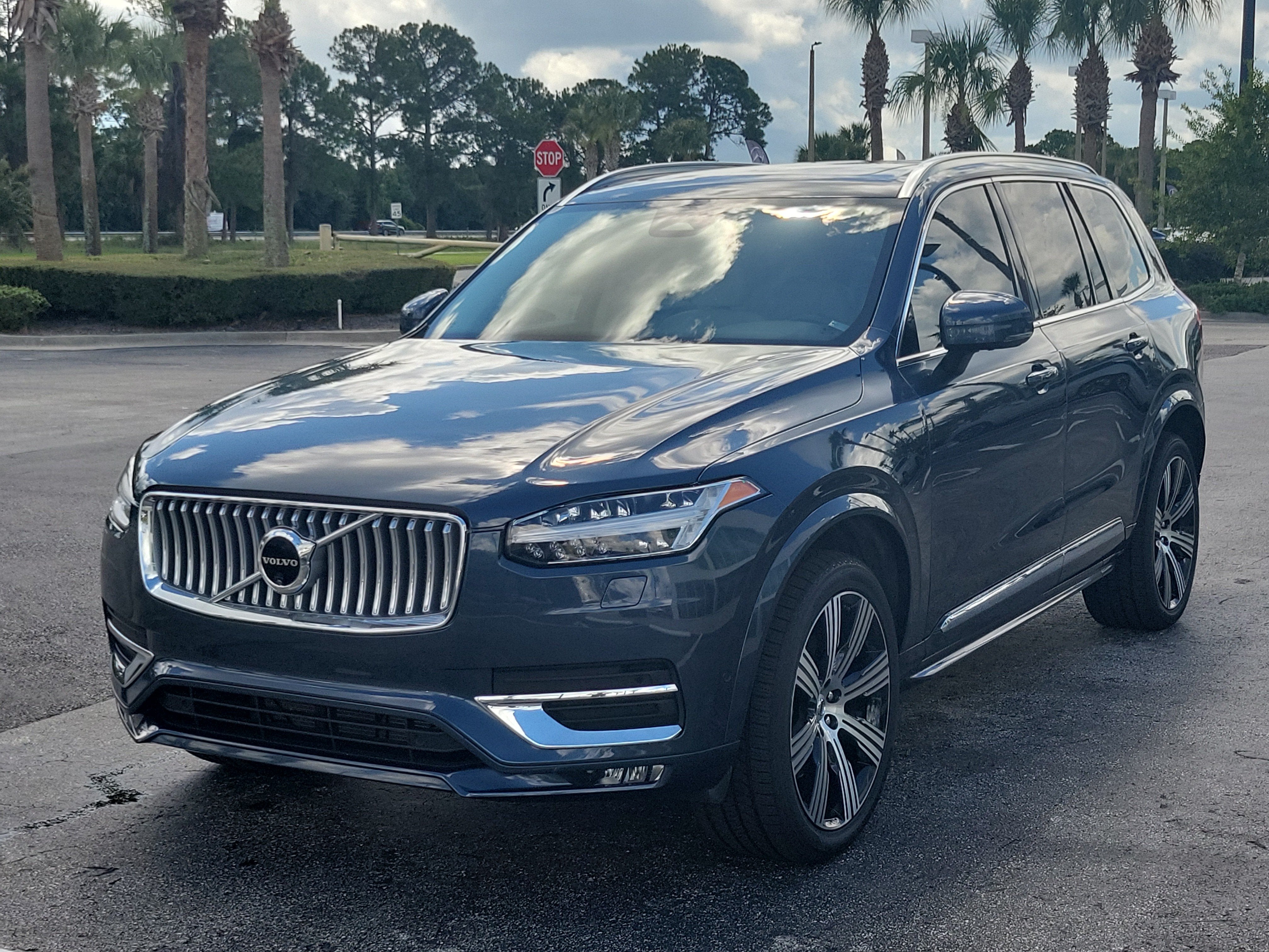 2024 Volvo XC90 Plus Bright Theme