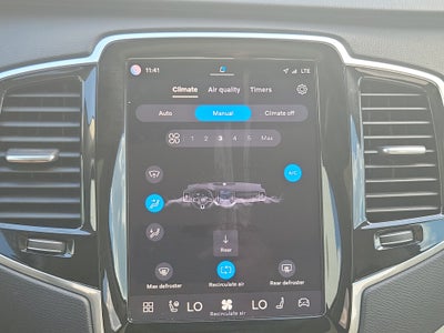2024 Volvo XC90 Plus Bright Theme
