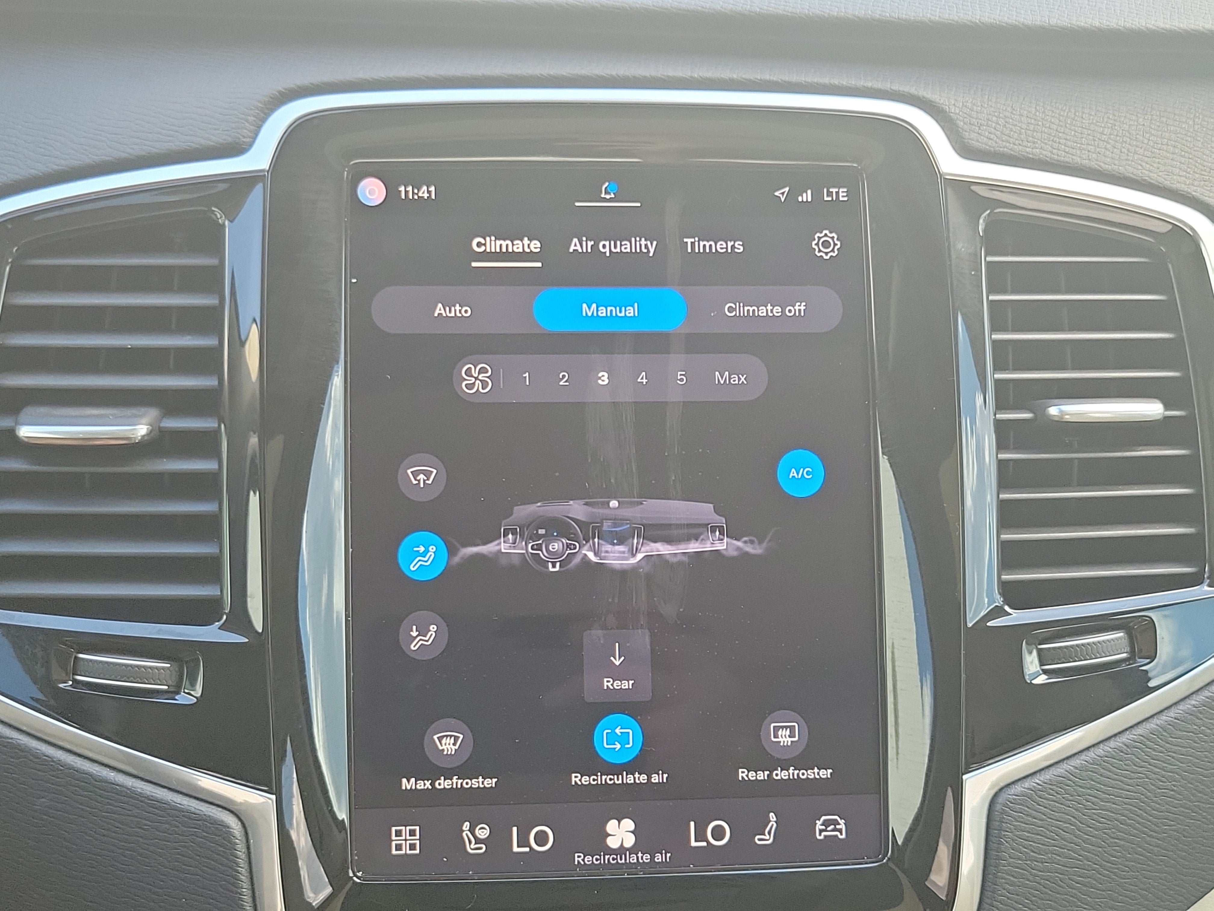 2024 Volvo XC90 Plus Bright Theme