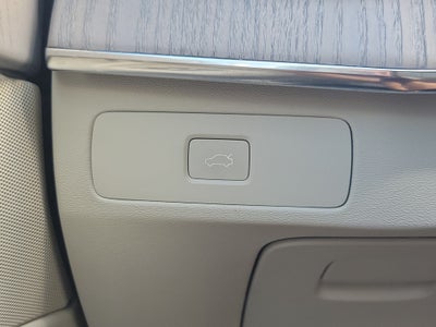 2024 Volvo XC90 Plus Bright Theme