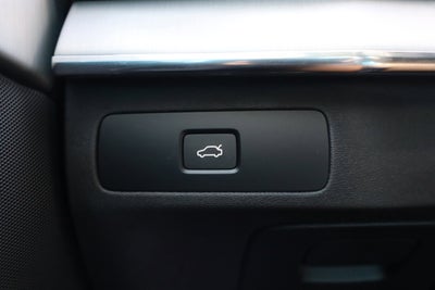 2024 Volvo XC90 Core Bright Theme