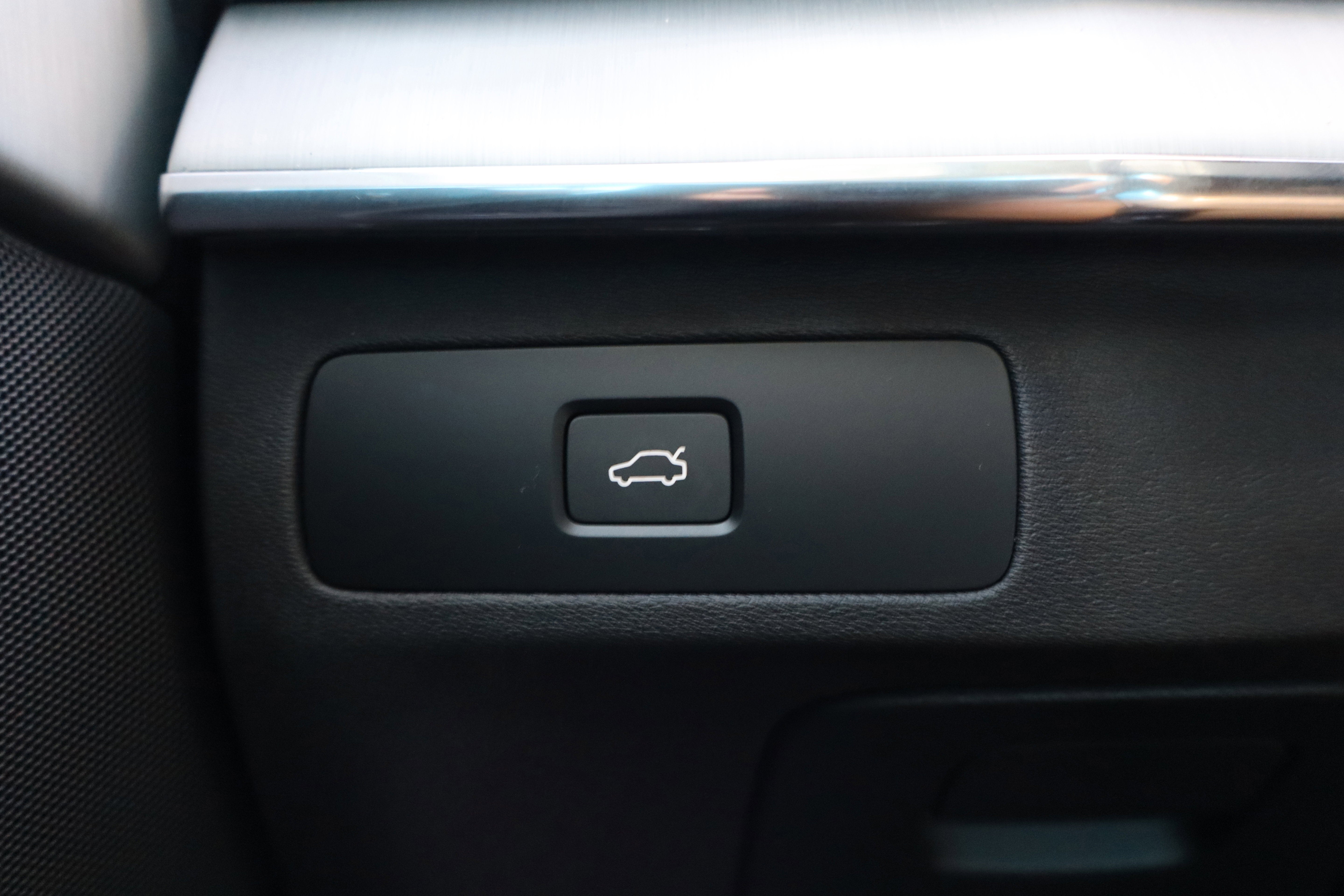 2024 Volvo XC90 Core Bright Theme