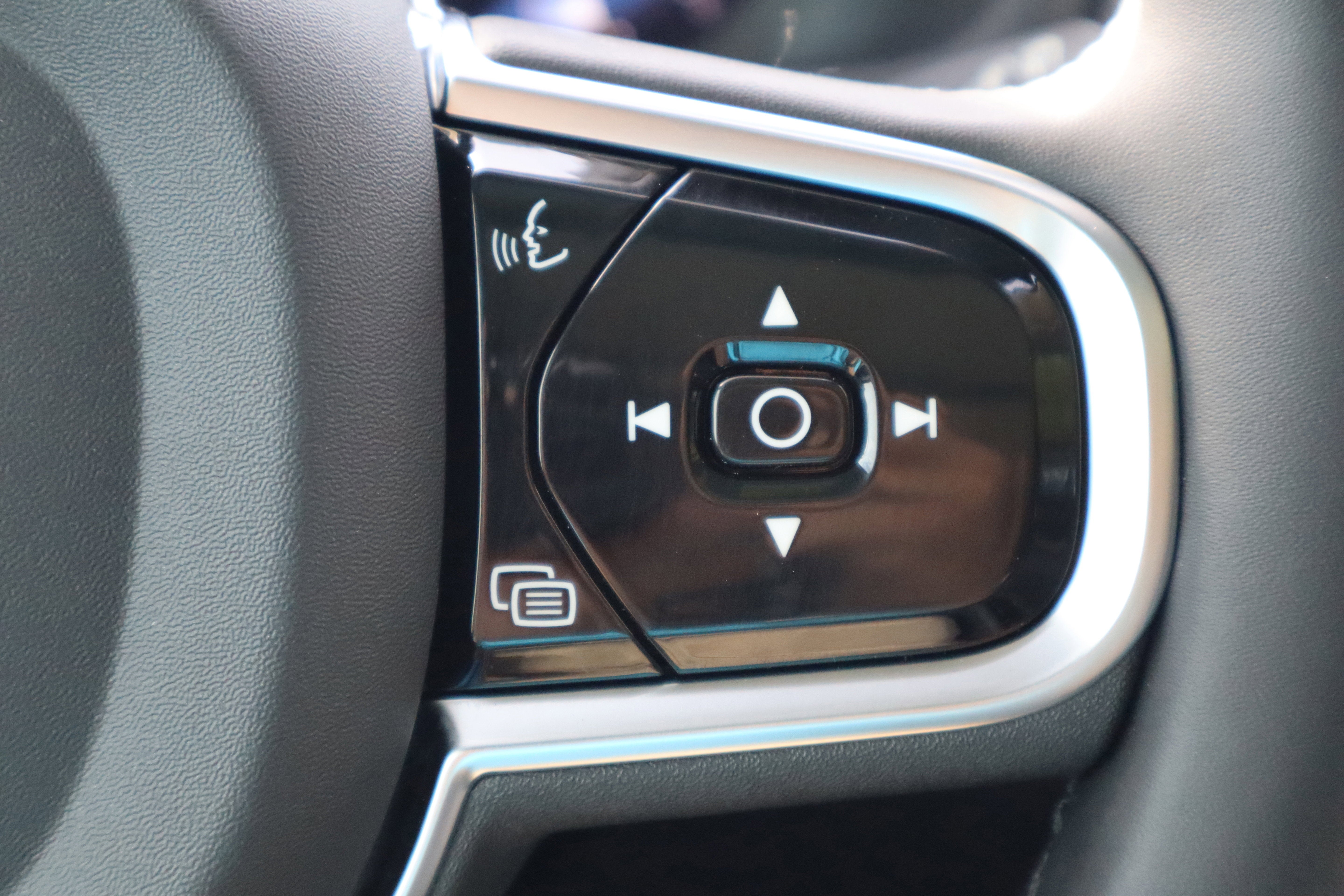 2024 Volvo XC90 Core Bright Theme