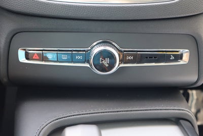 2024 Volvo XC90 Core Bright Theme