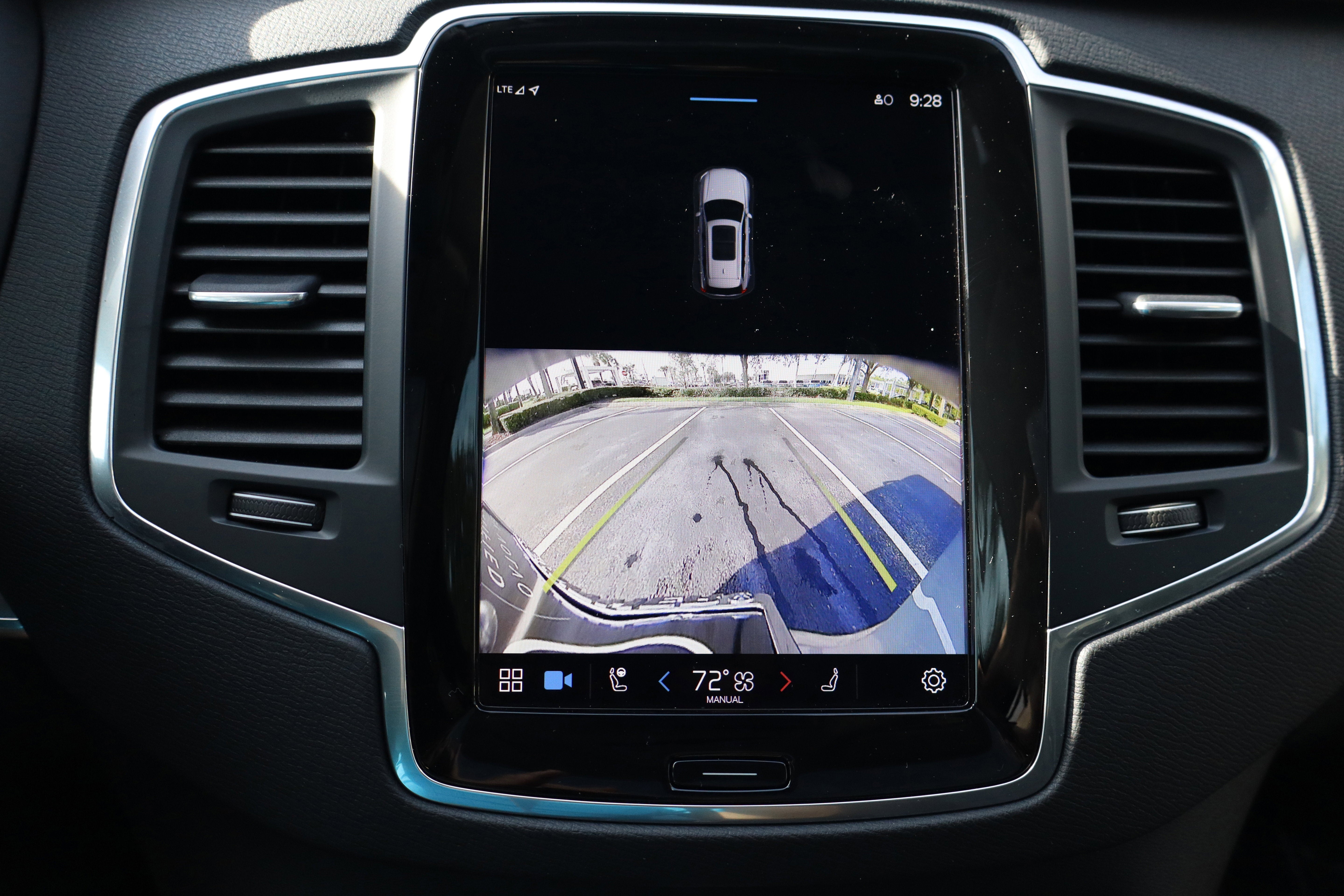 2024 Volvo XC90 Core Bright Theme