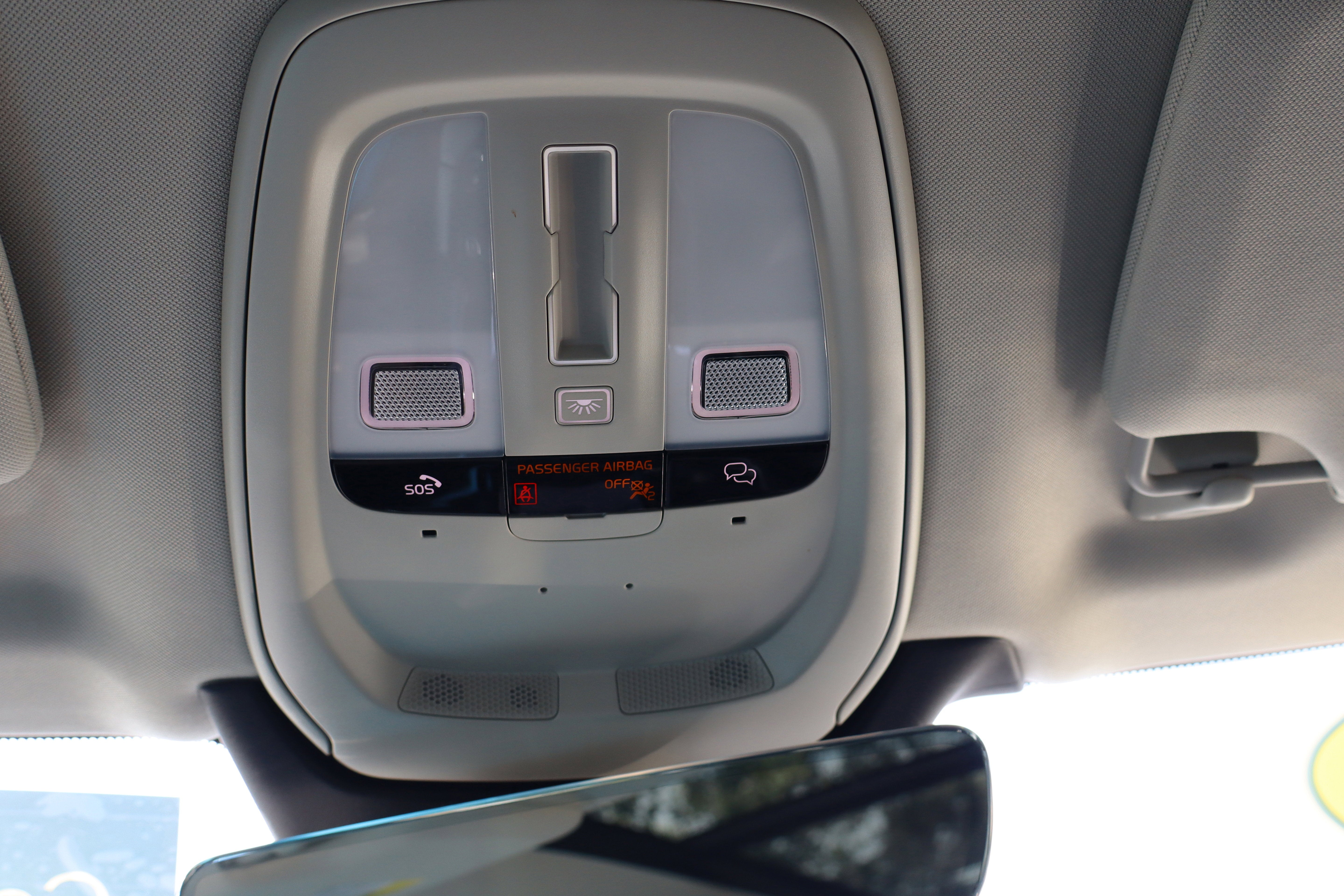 2024 Volvo XC90 Core Bright Theme