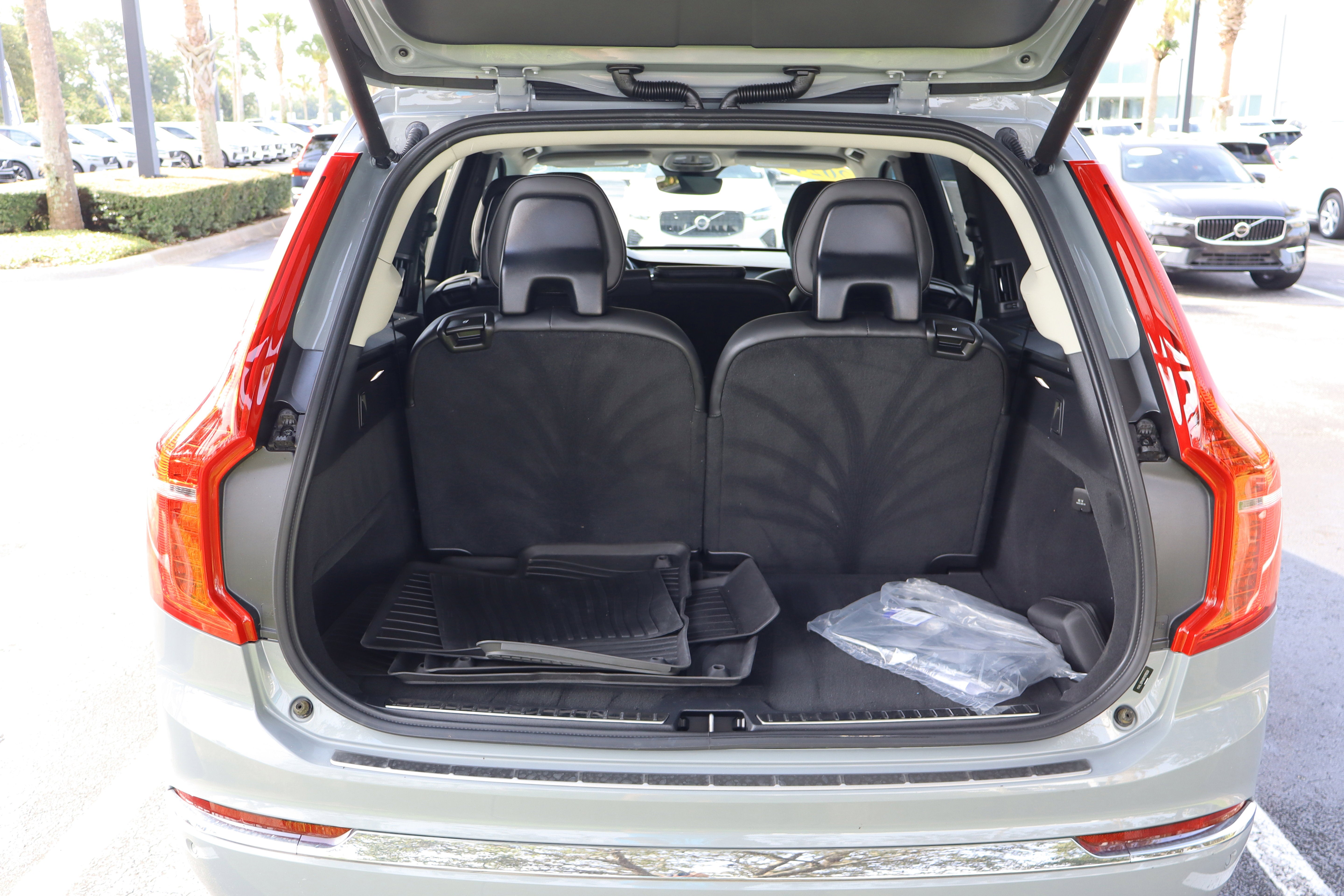 2024 Volvo XC90 Core Bright Theme