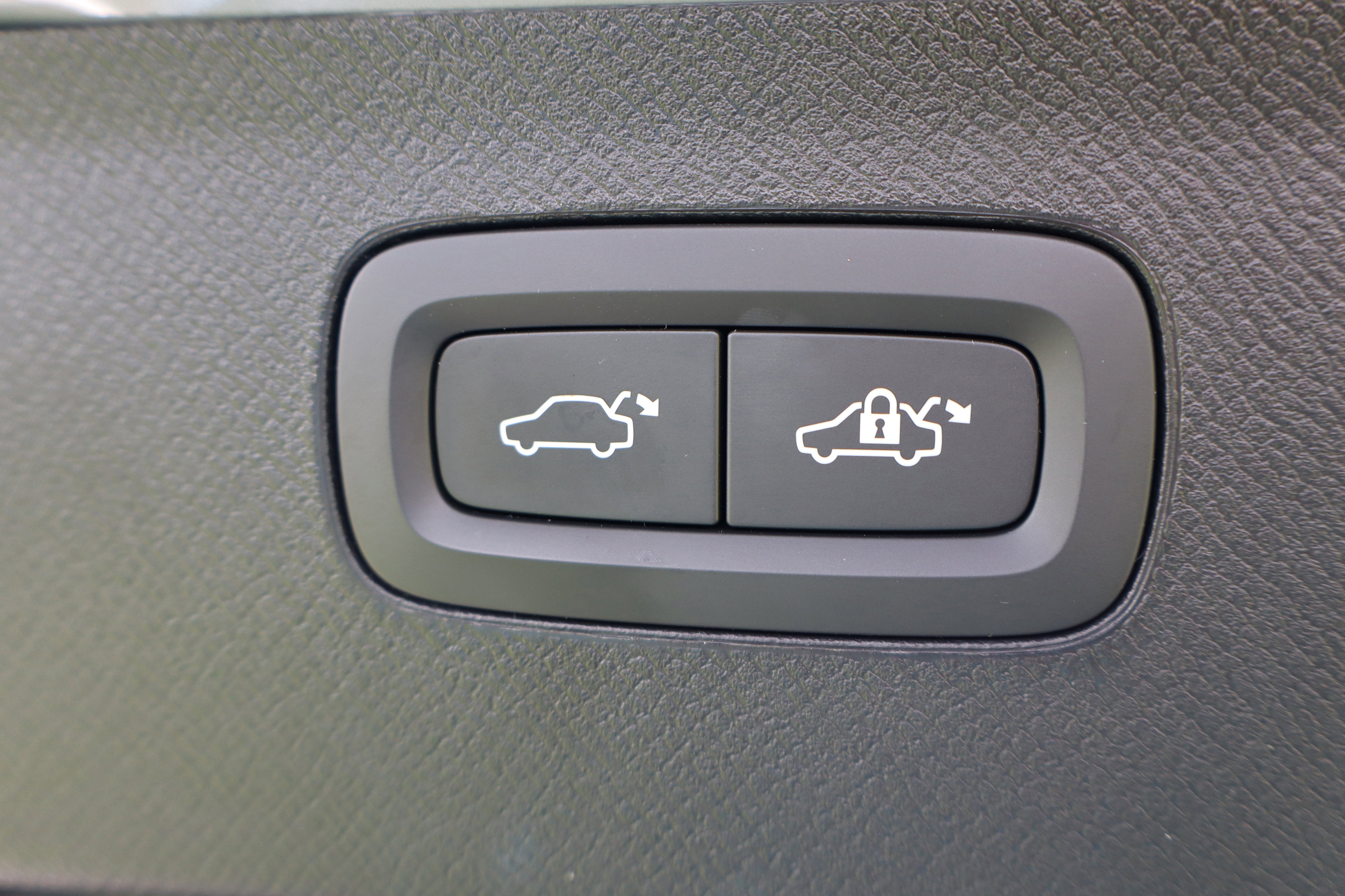 2024 Volvo XC90 Core Bright Theme