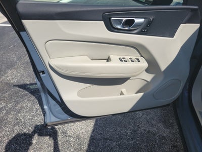 2024 Volvo XC60 Plus Dark Theme