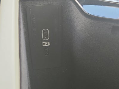 2024 Volvo XC60 Plus Dark Theme