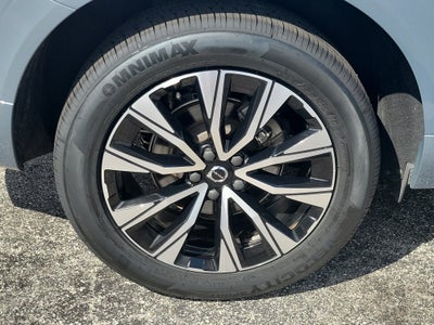 2024 Volvo XC60 Plus Dark Theme