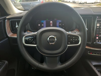 2024 Volvo XC60 Plus Dark Theme