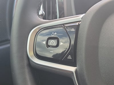 2024 Volvo XC60 Plus Dark Theme