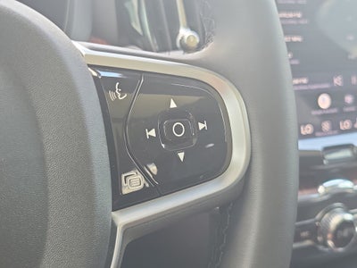 2024 Volvo XC60 Plus Dark Theme