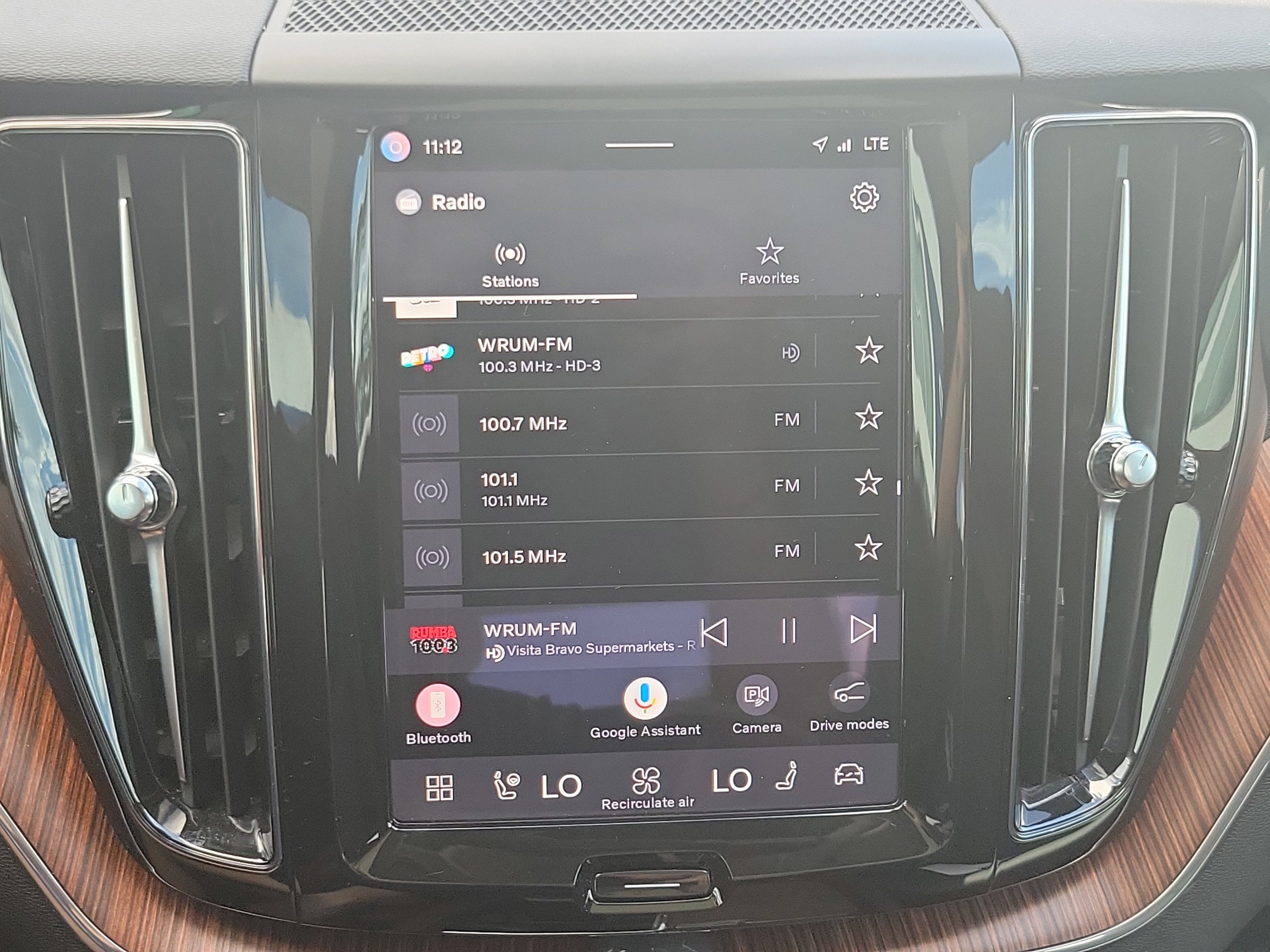 2024 Volvo XC60 Plus Dark Theme