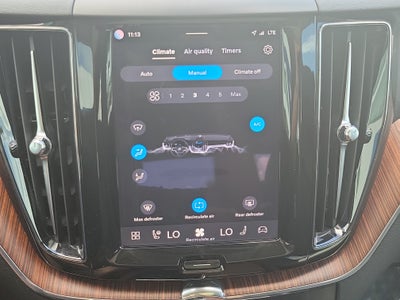 2024 Volvo XC60 Plus Dark Theme