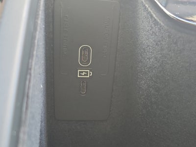 2024 Volvo XC60 Plus Dark Theme