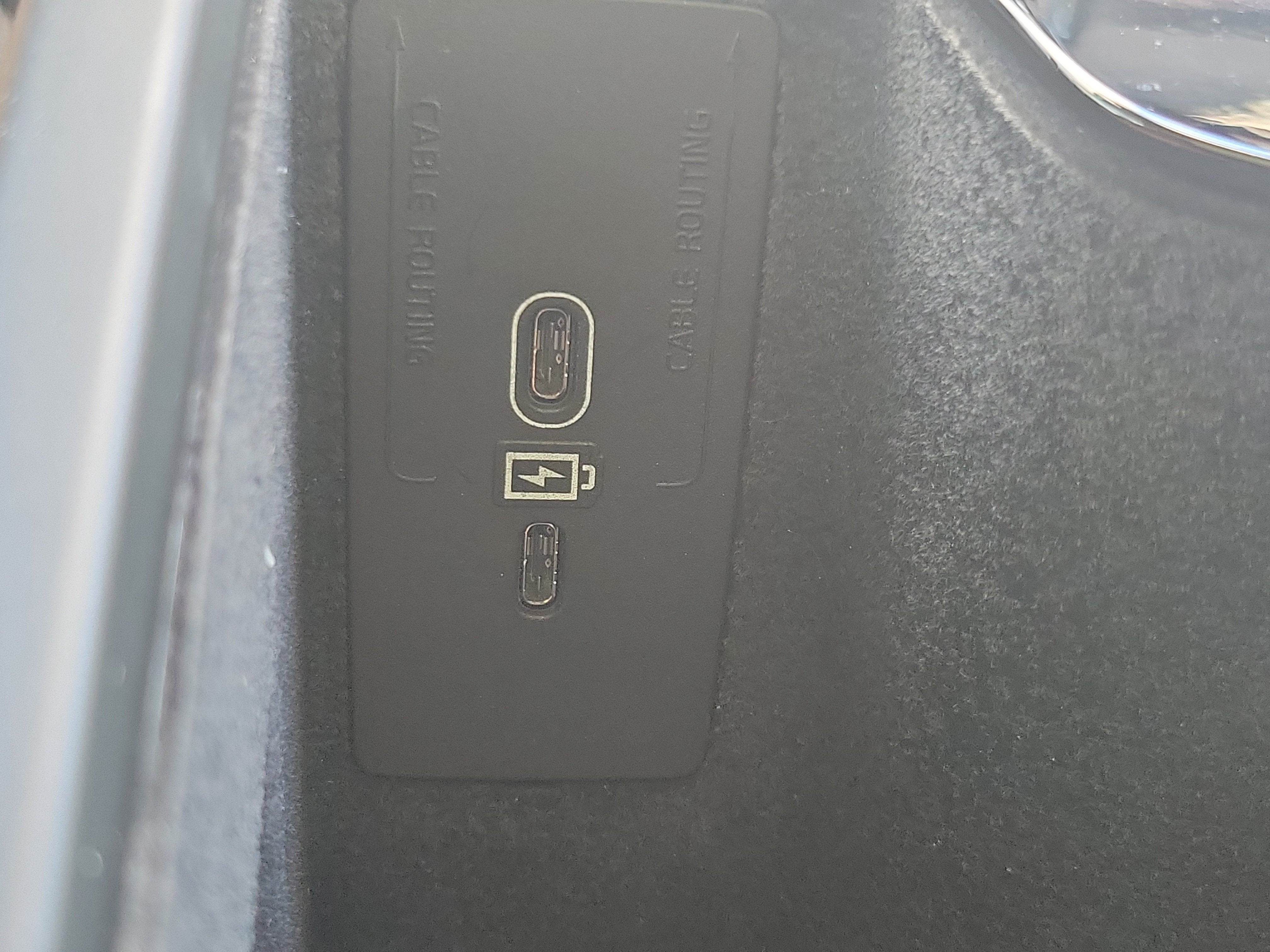 2024 Volvo XC60 Plus Dark Theme