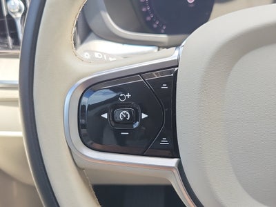 2024 Volvo XC60 Plus Dark Theme