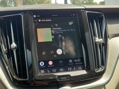 2024 Volvo XC60 Plus Dark Theme
