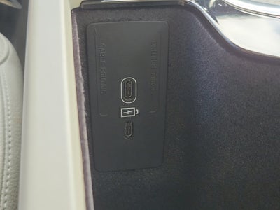 2024 Volvo XC60 Plus Dark Theme