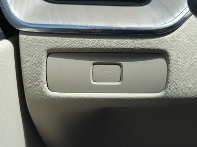 2024 Volvo XC60 Plus Dark Theme