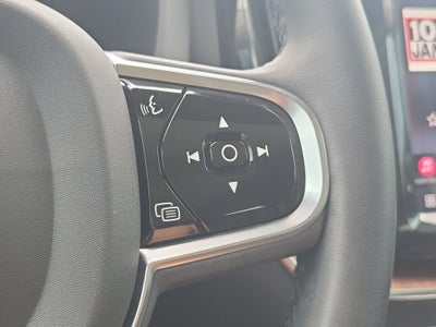 2024 Volvo XC60 Plus Dark Theme