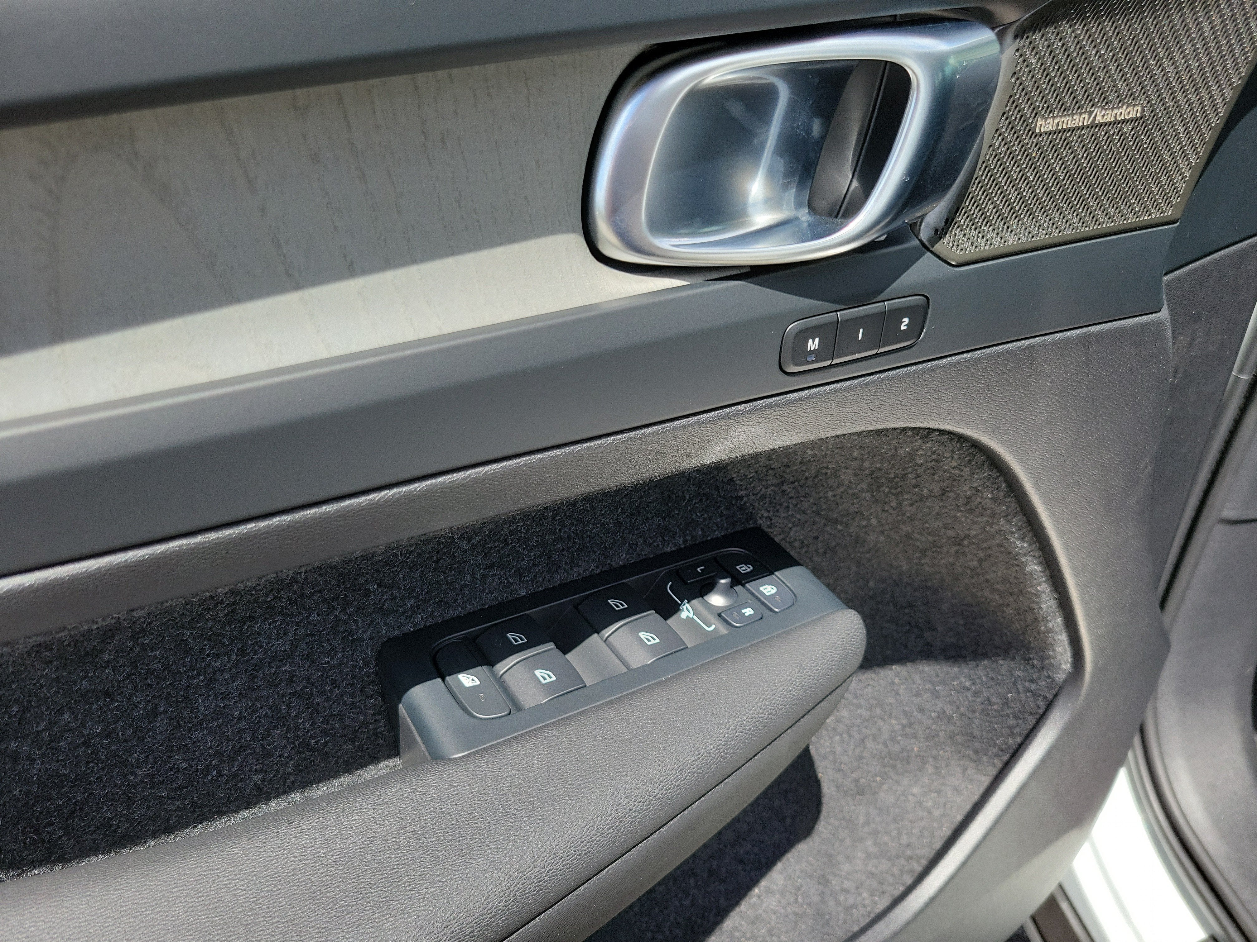 2026 Volvo XC40 Plus