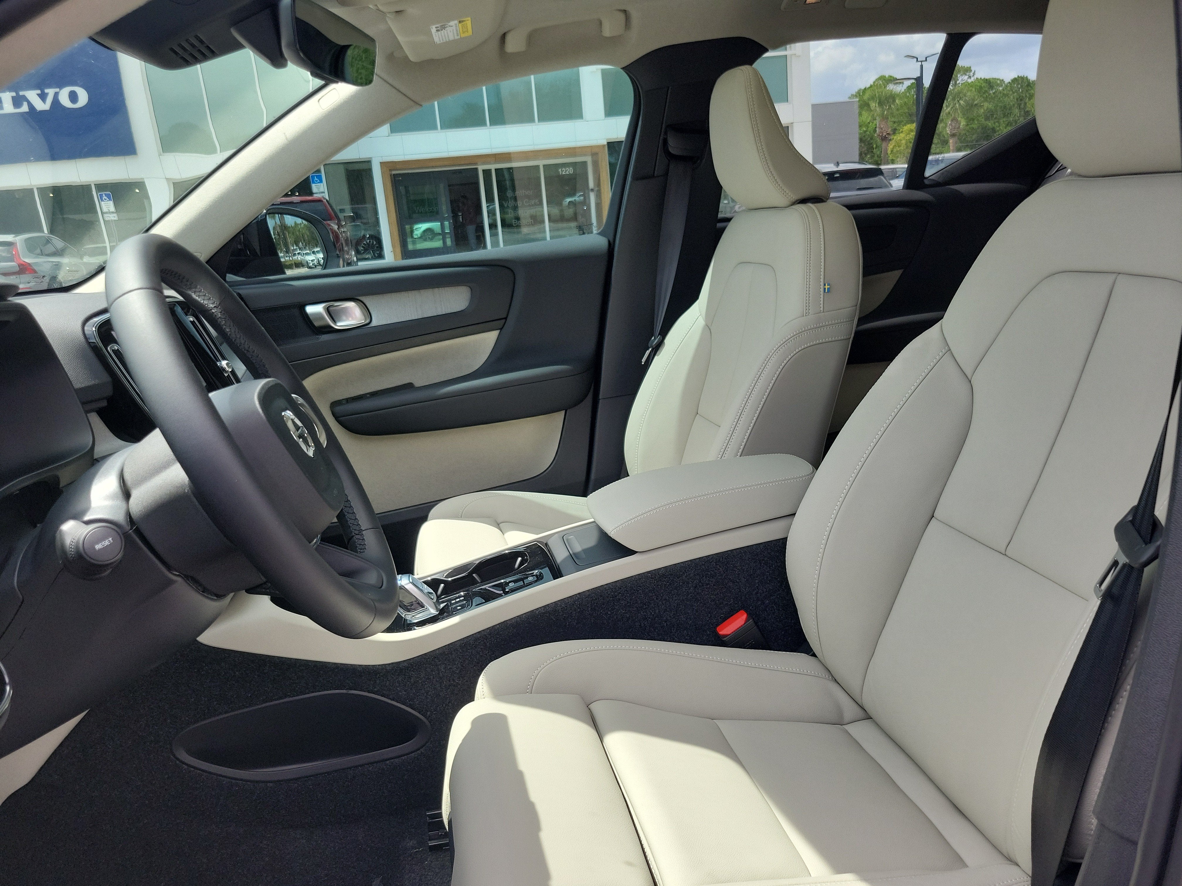 2026 Volvo XC40 Plus