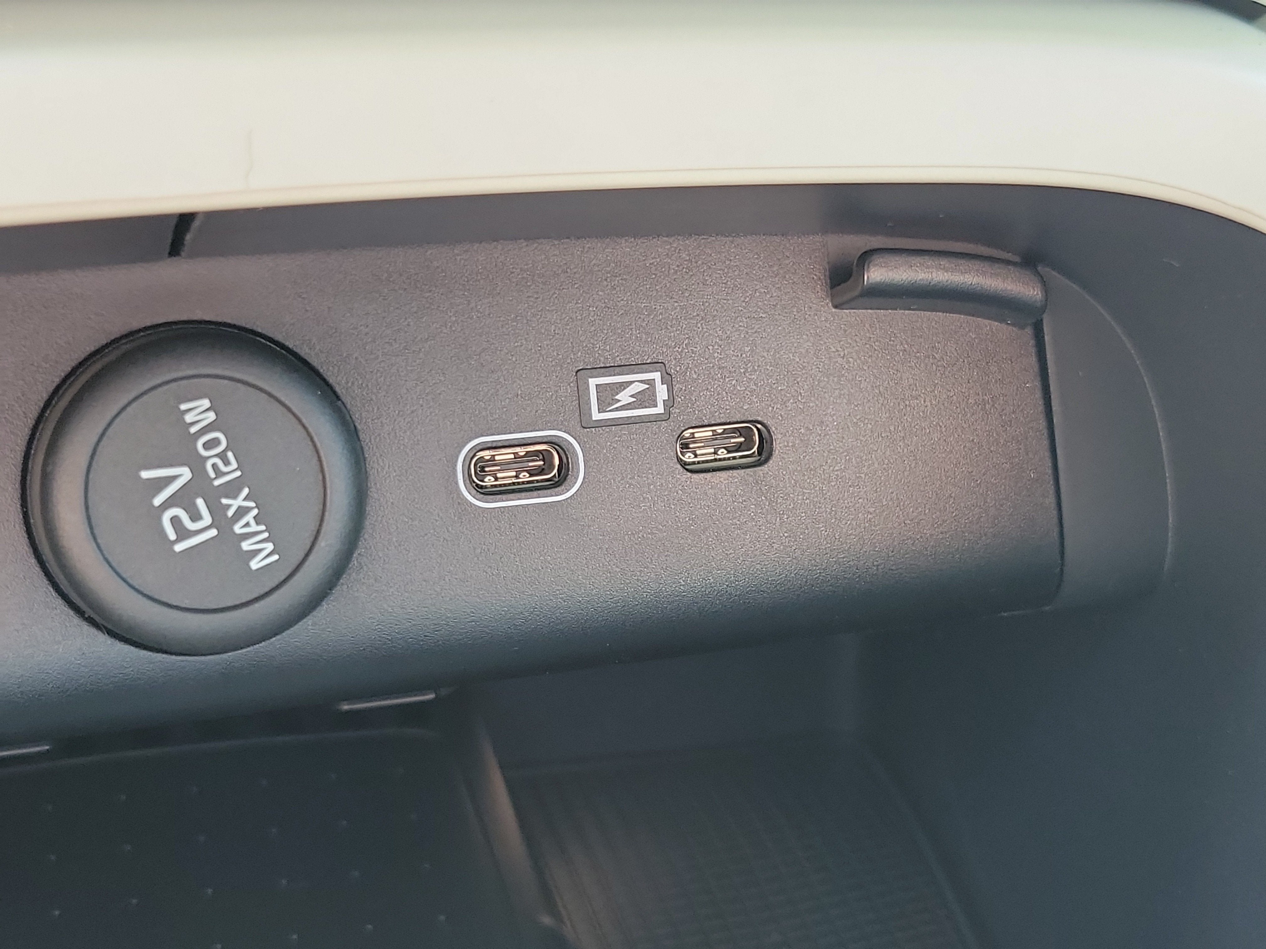 2026 Volvo XC40 Plus