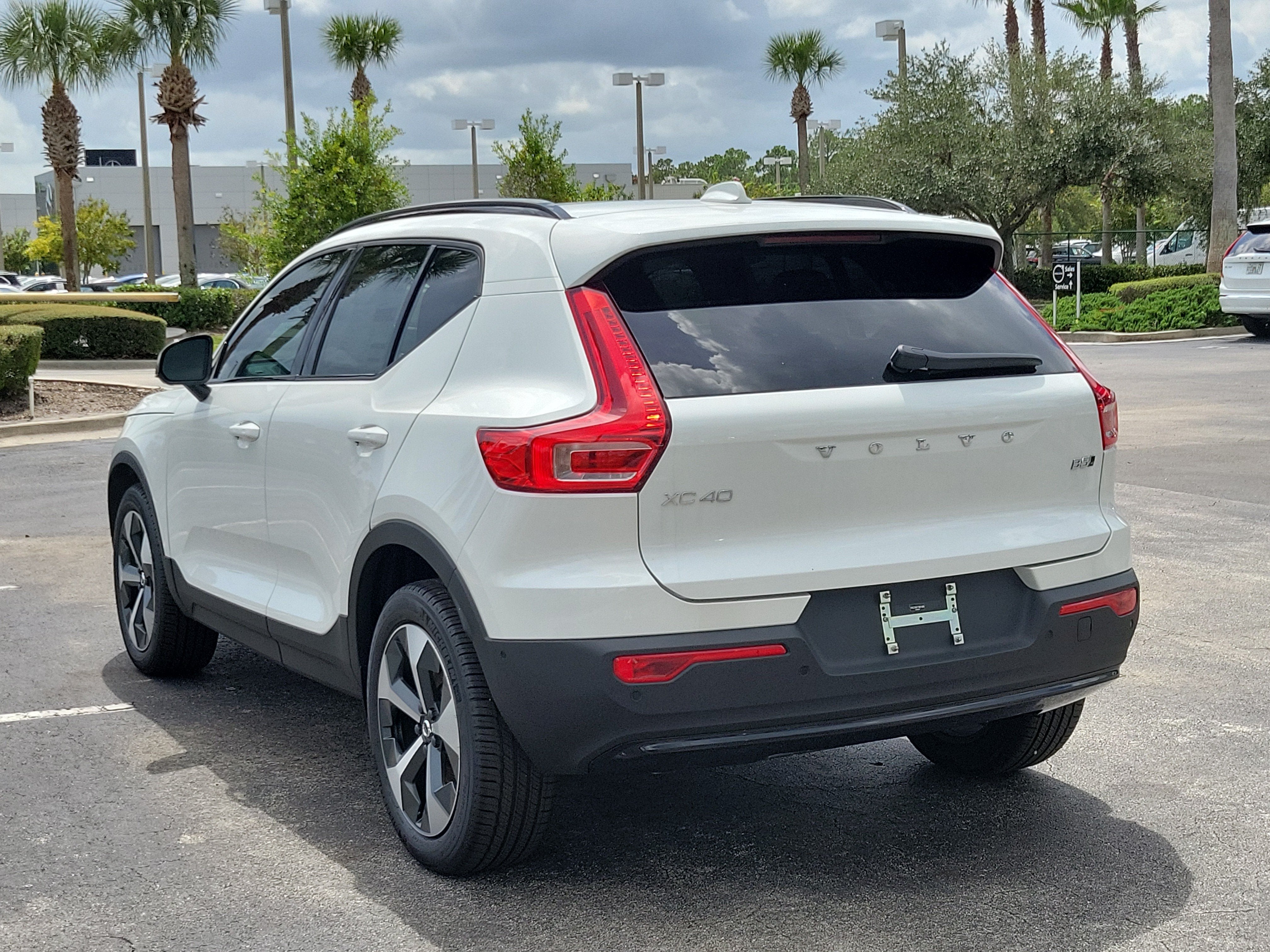 2026 Volvo XC40 Plus