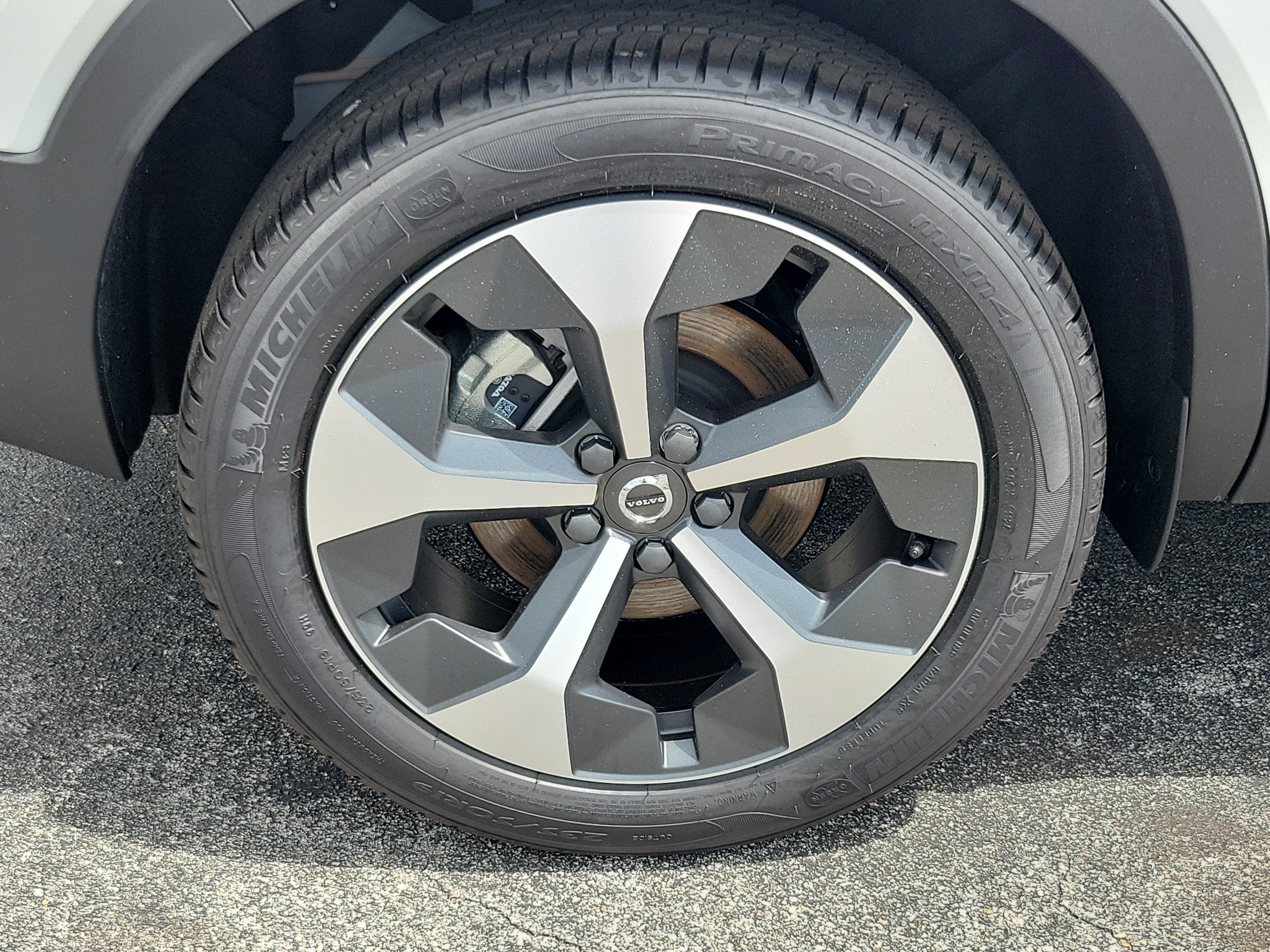 2026 Volvo XC40 Plus
