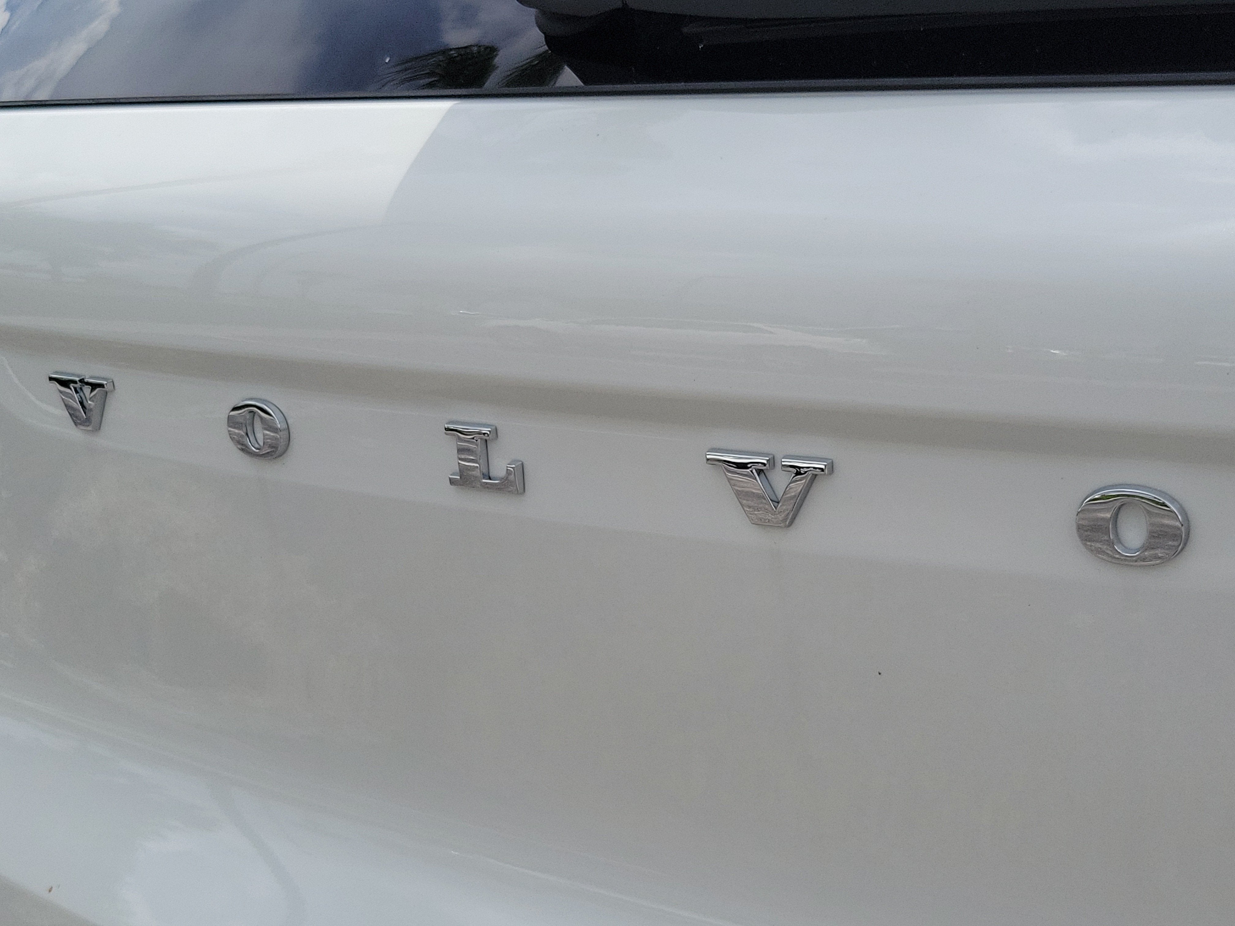 2026 Volvo XC40 Plus