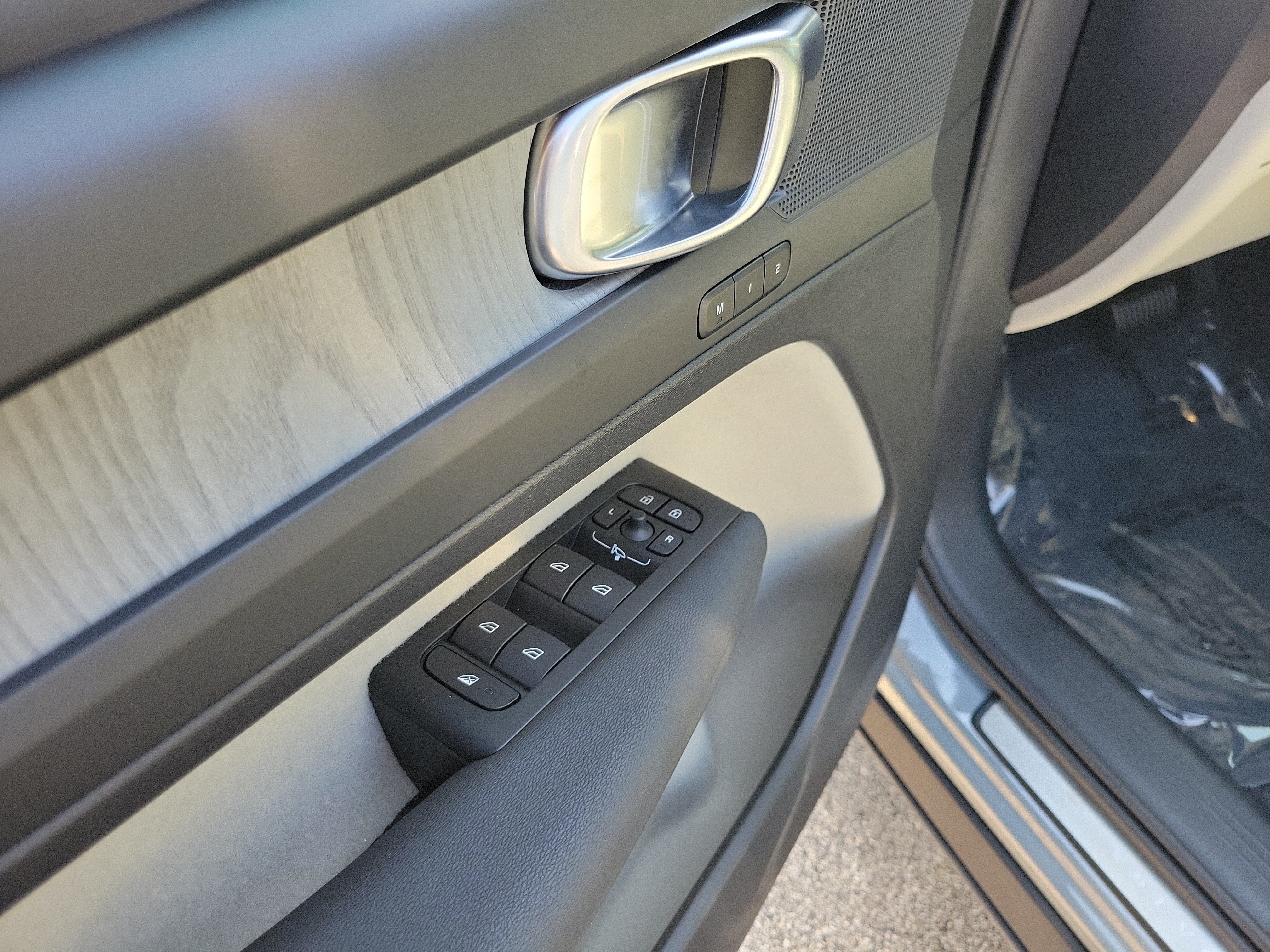 2026 Volvo XC40 Plus