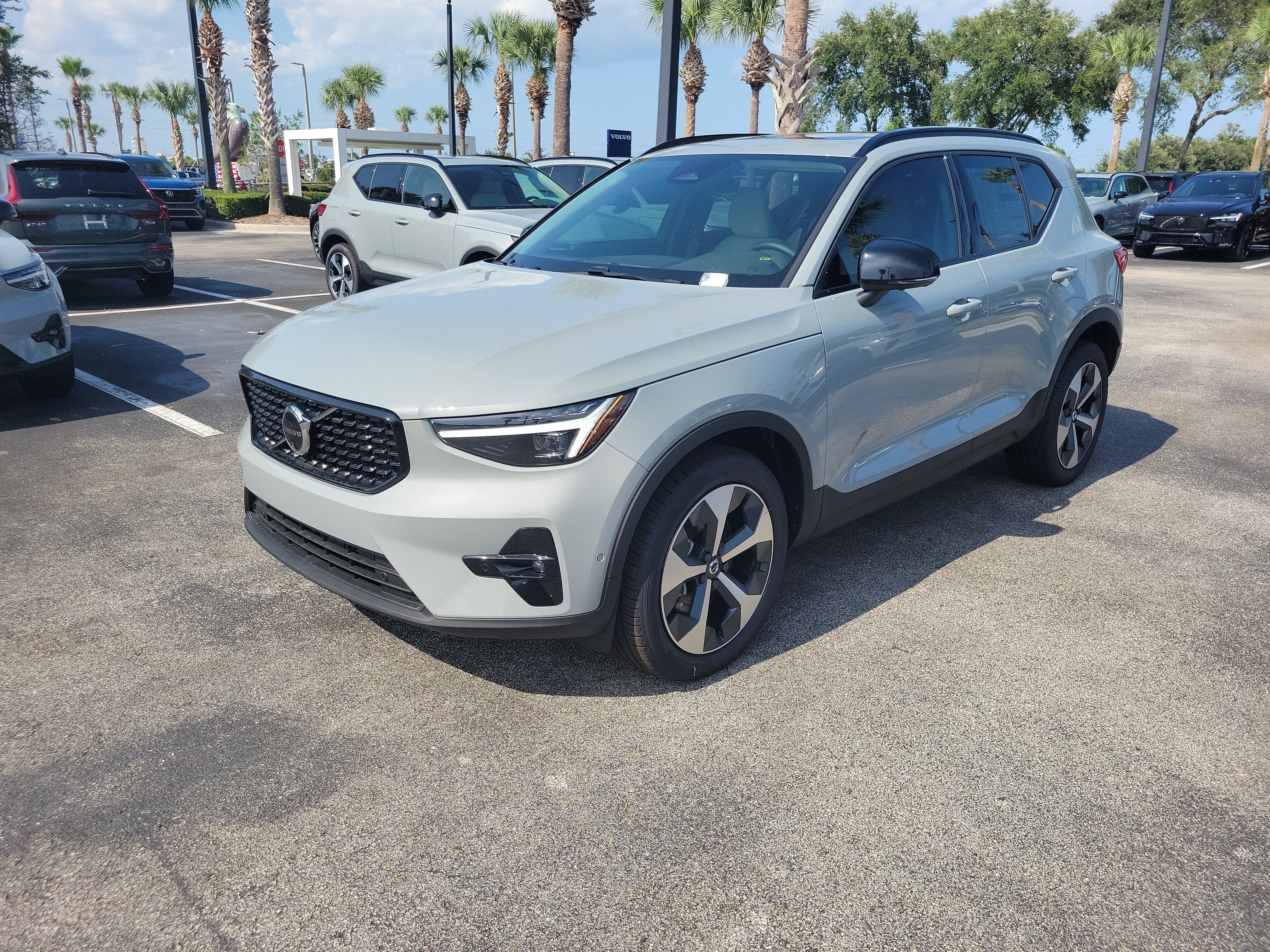 2026 Volvo XC40 Plus