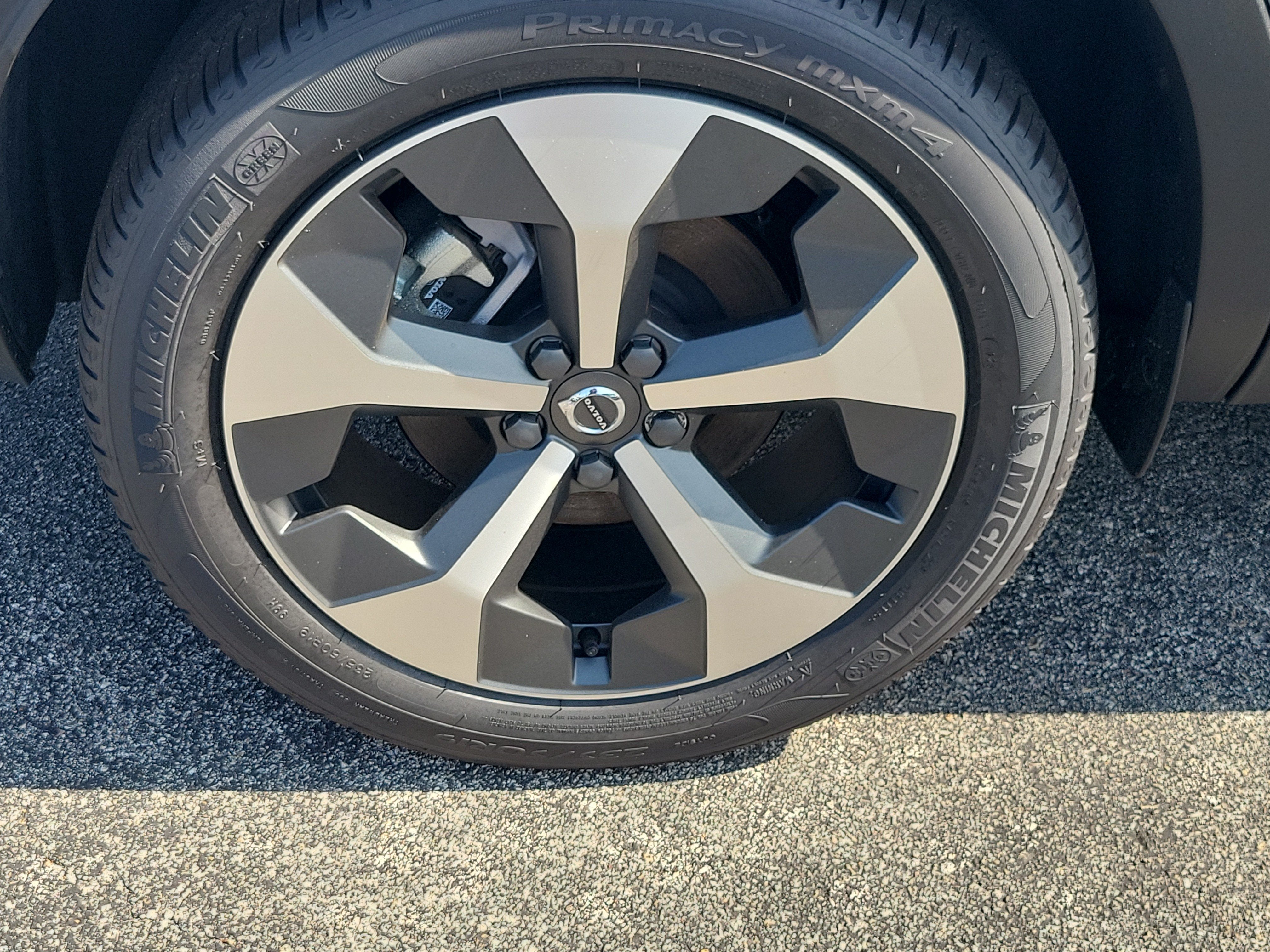 2026 Volvo XC40 Plus
