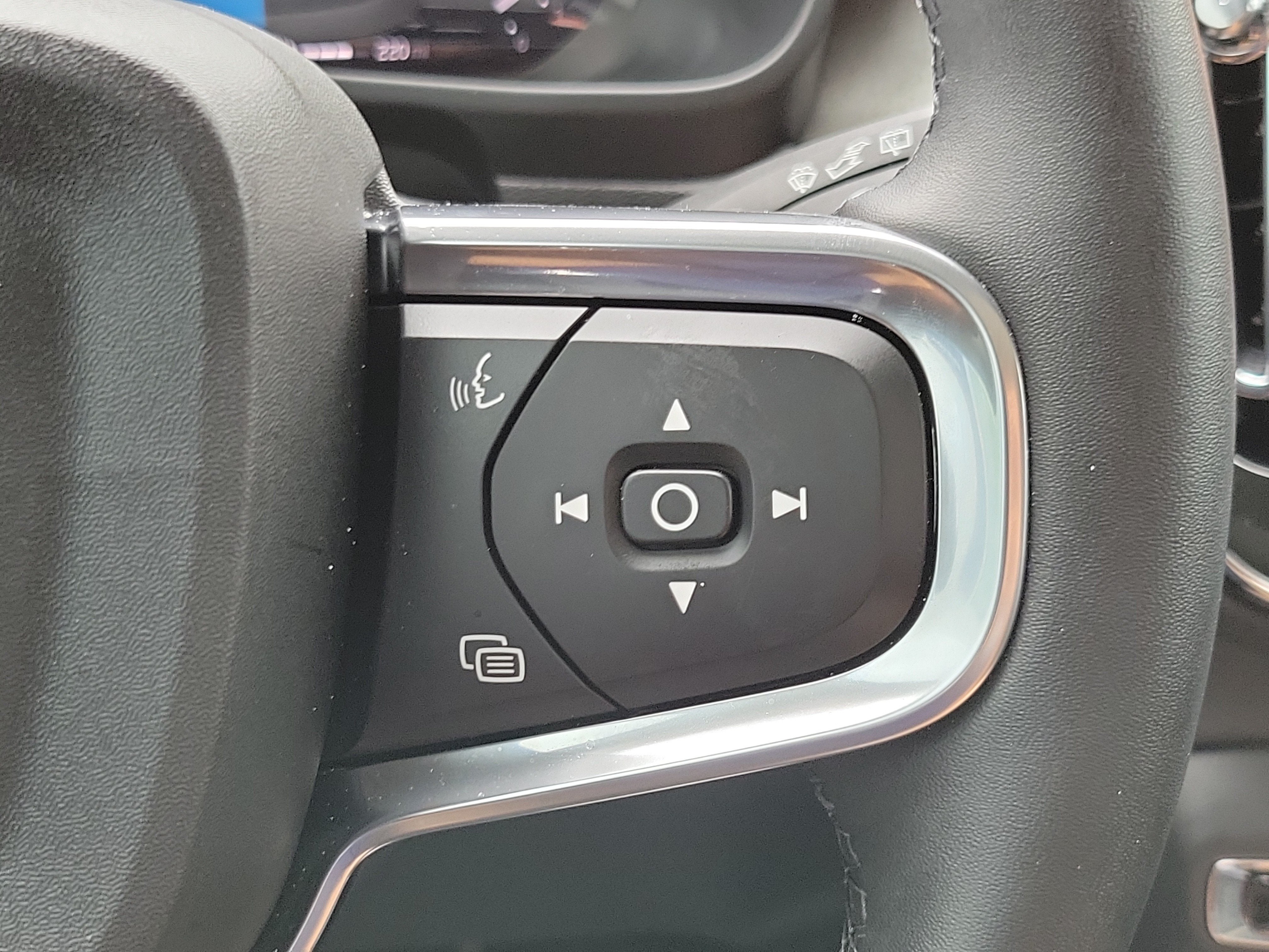 2026 Volvo XC40 Plus