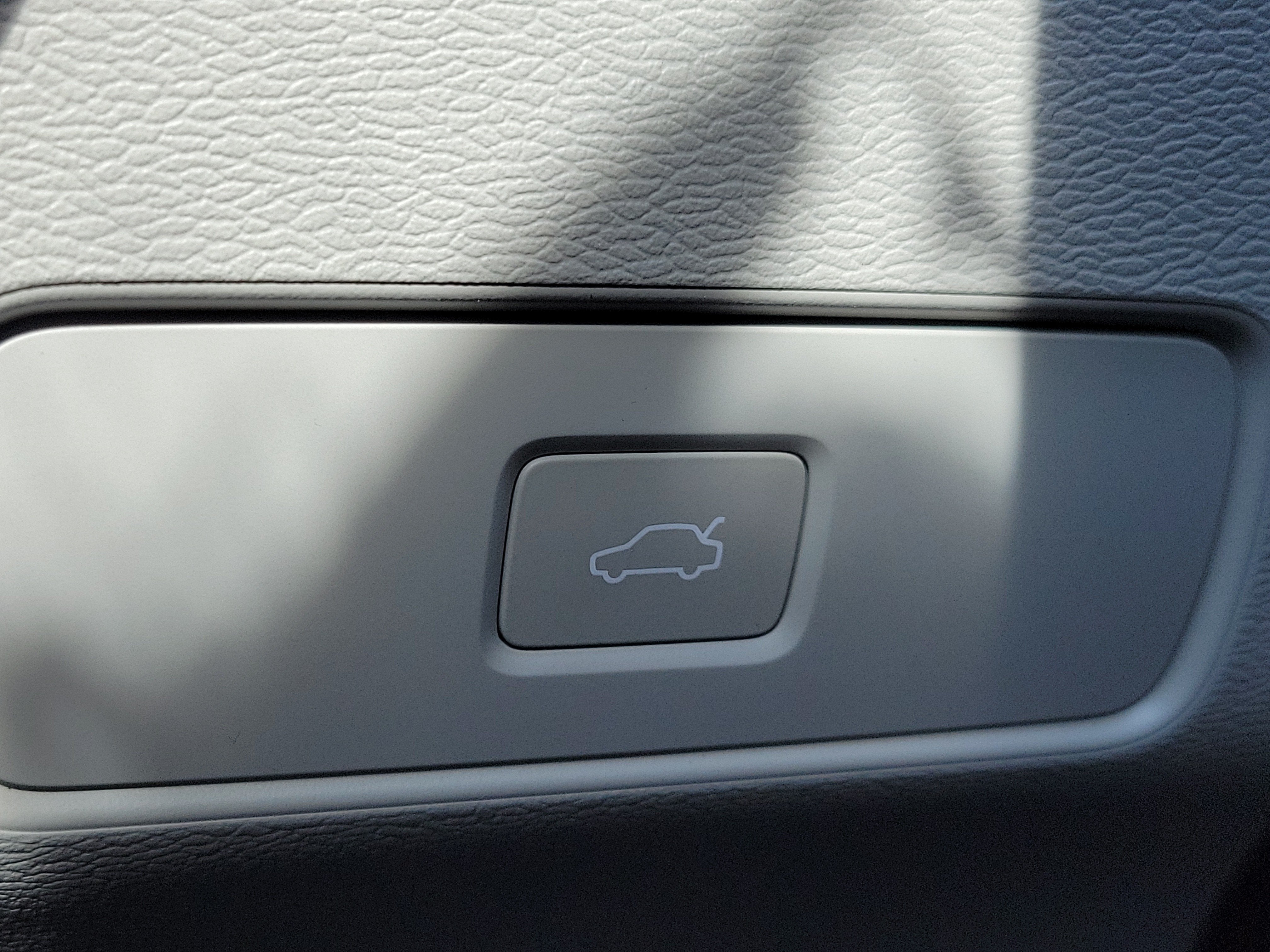 2026 Volvo XC40 Plus