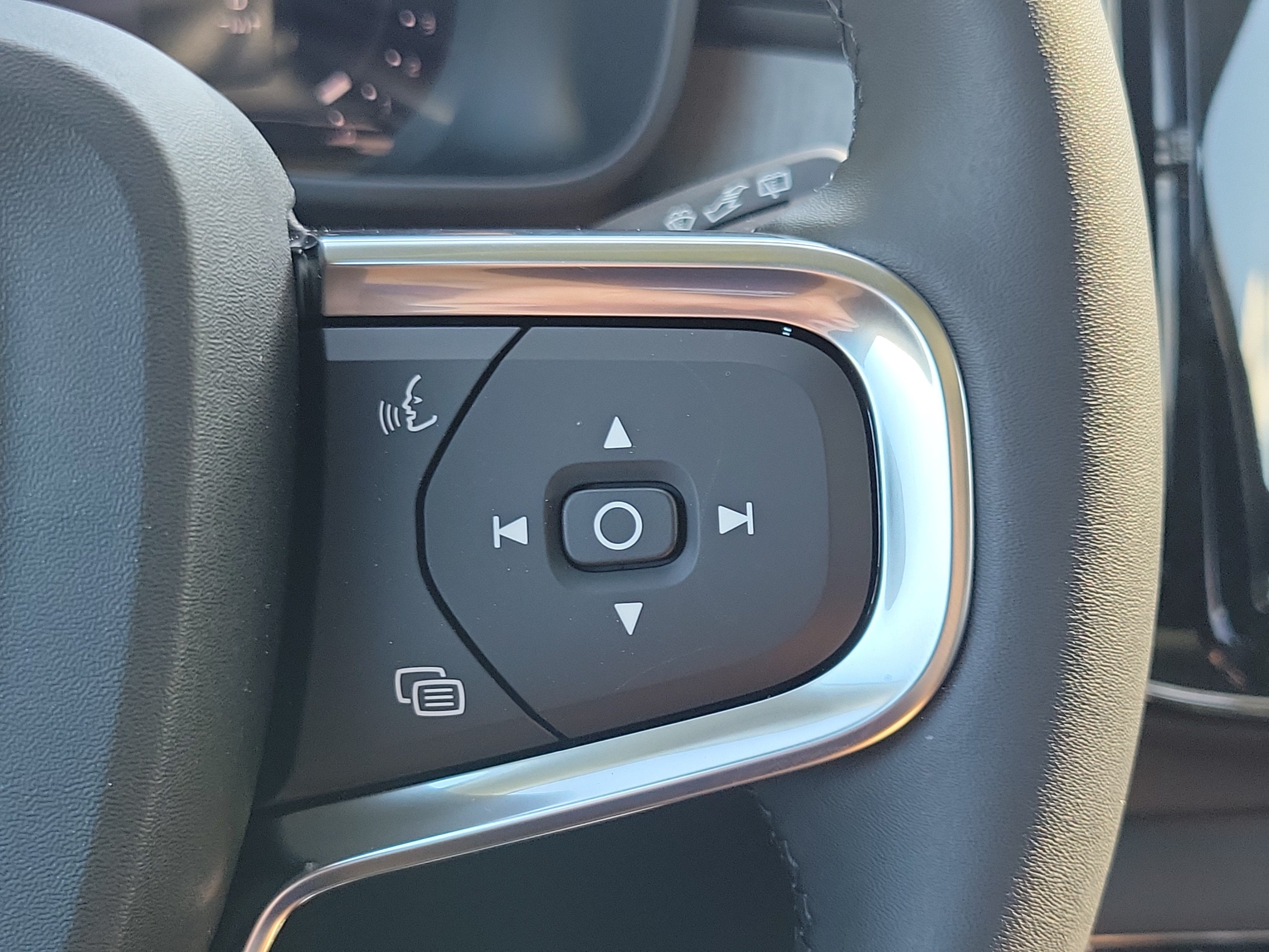 2026 Volvo XC40 Plus