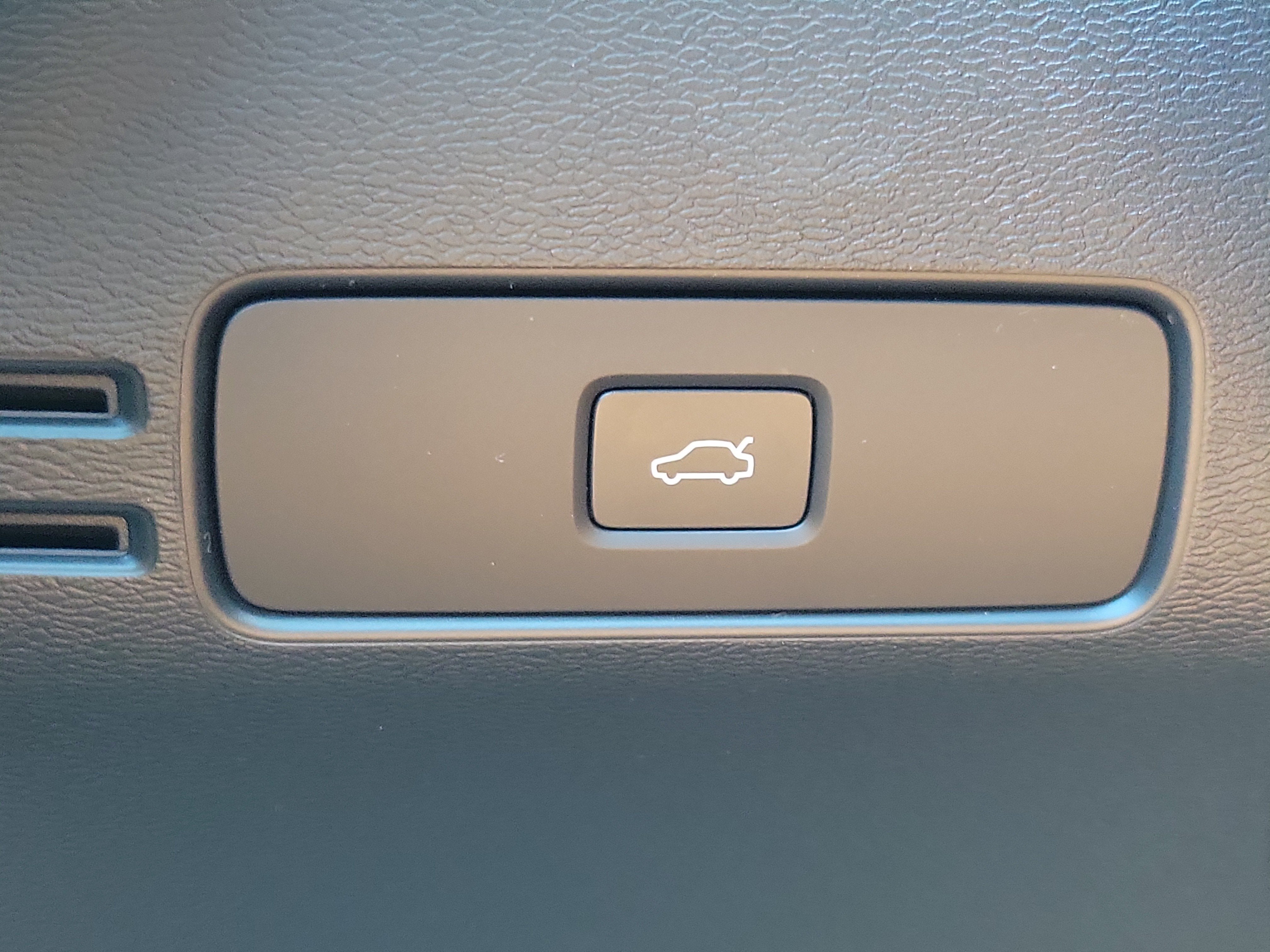 2026 Volvo XC40 Plus