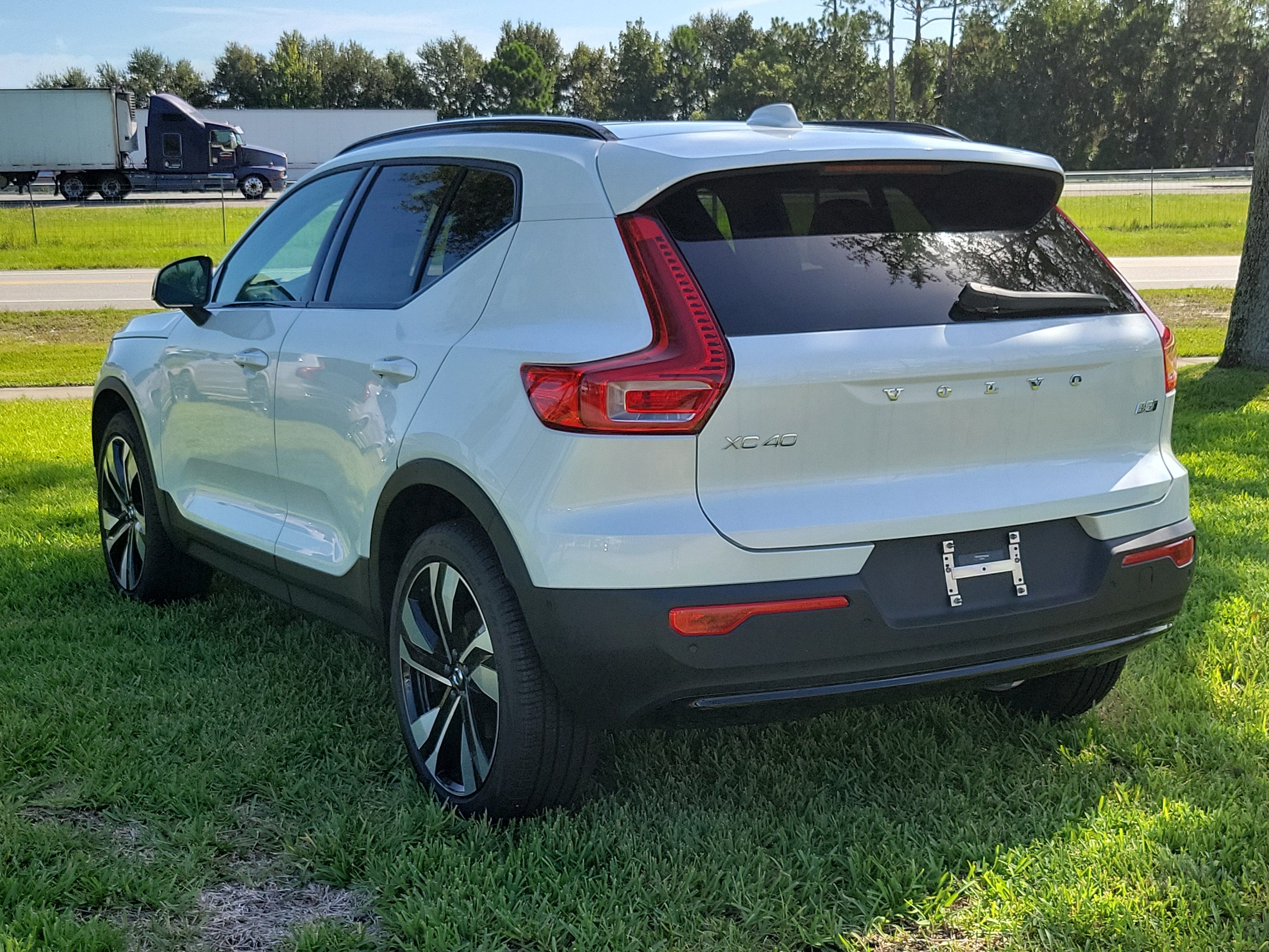 2026 Volvo XC40 Plus
