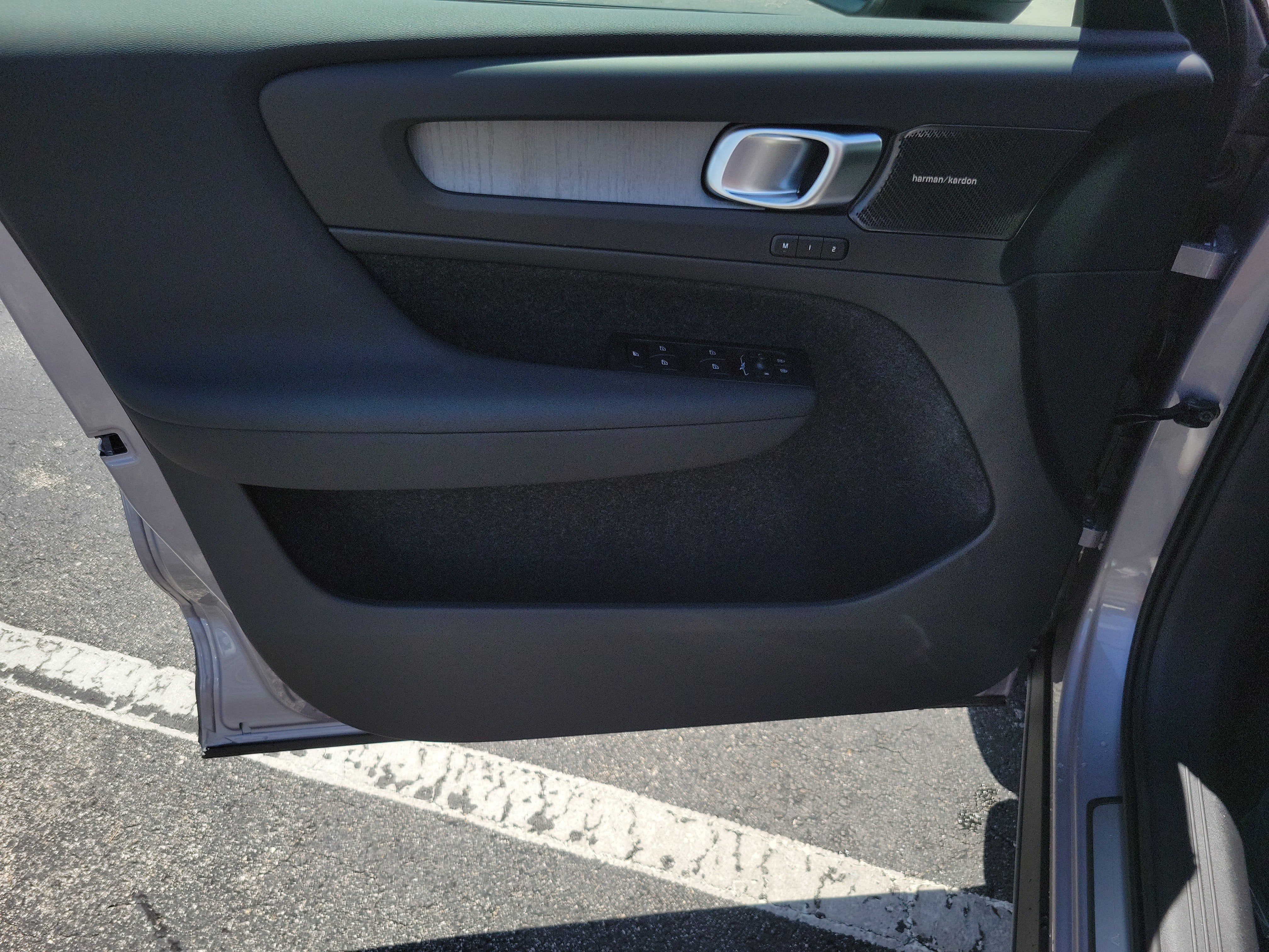 2026 Volvo XC40 Plus