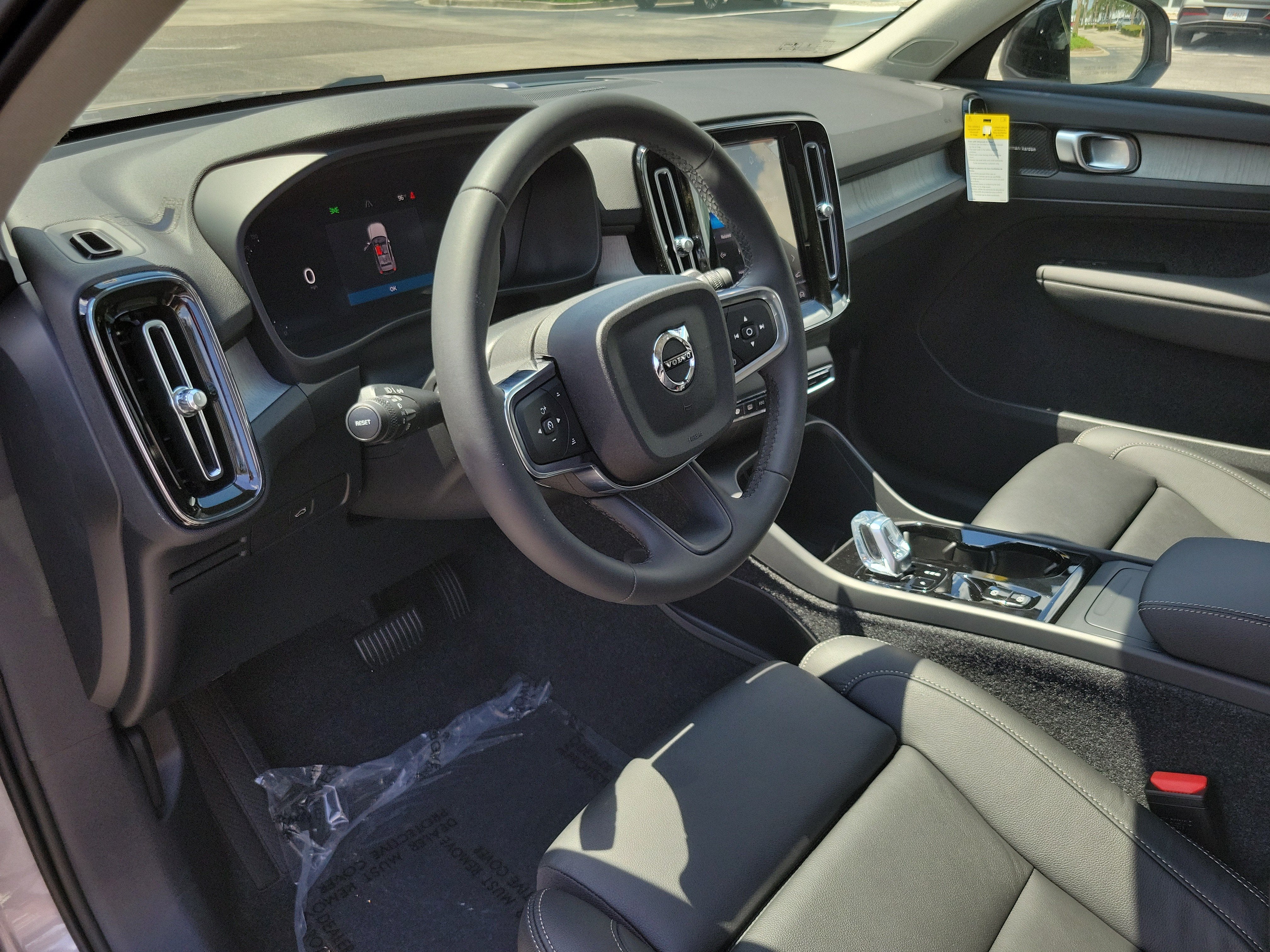 2026 Volvo XC40 Plus