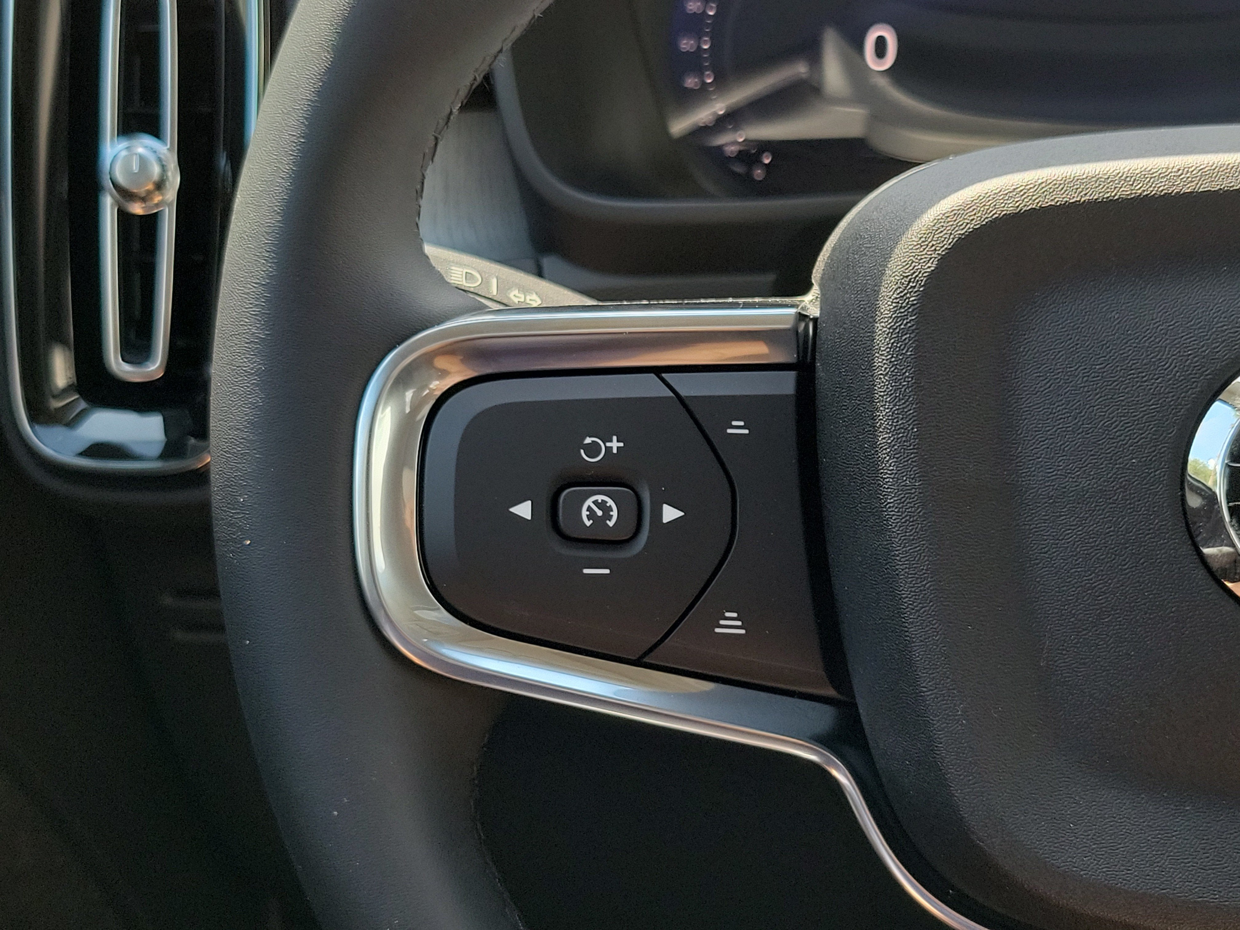 2026 Volvo XC40 Plus