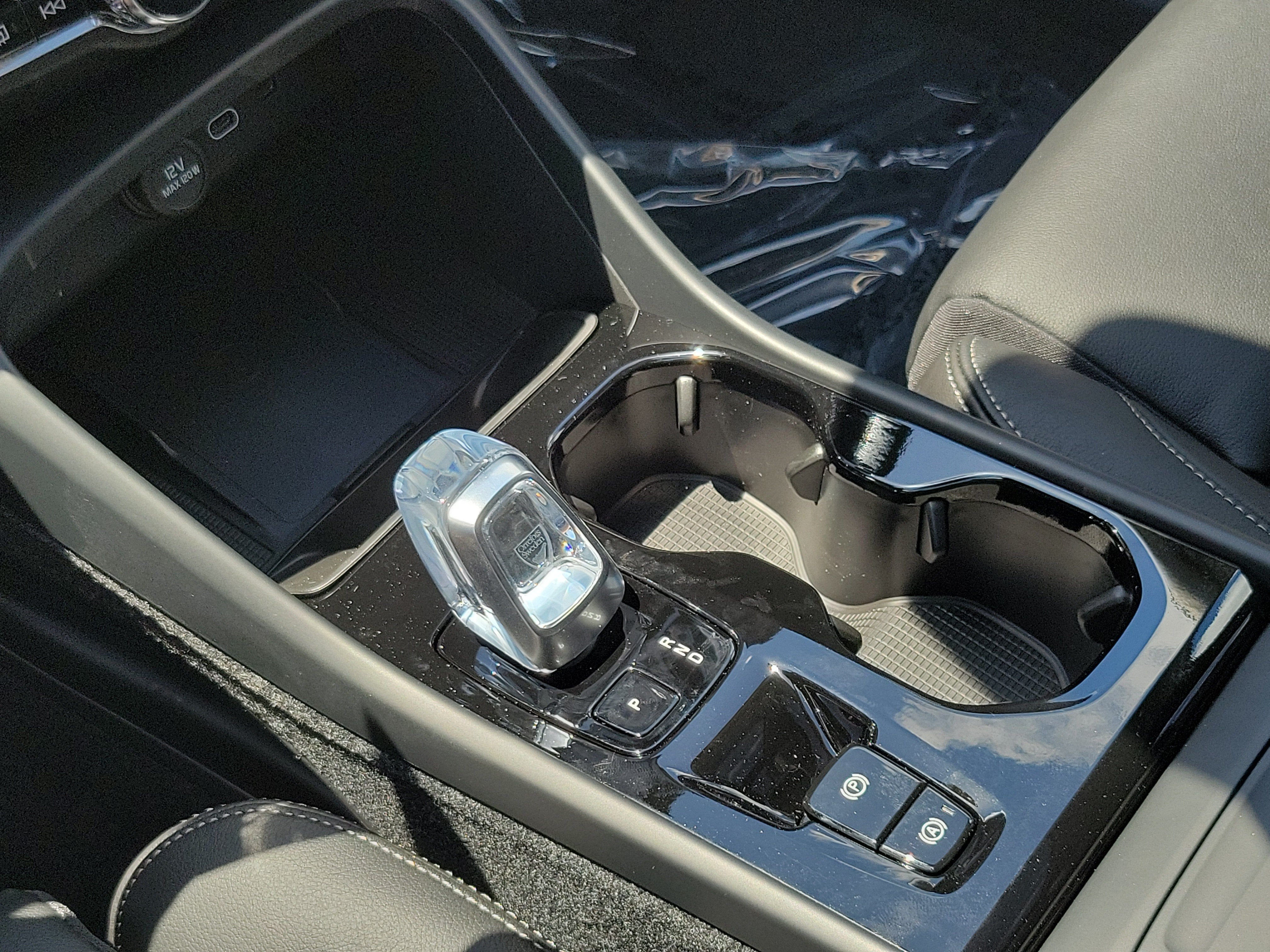 2026 Volvo XC40 Plus