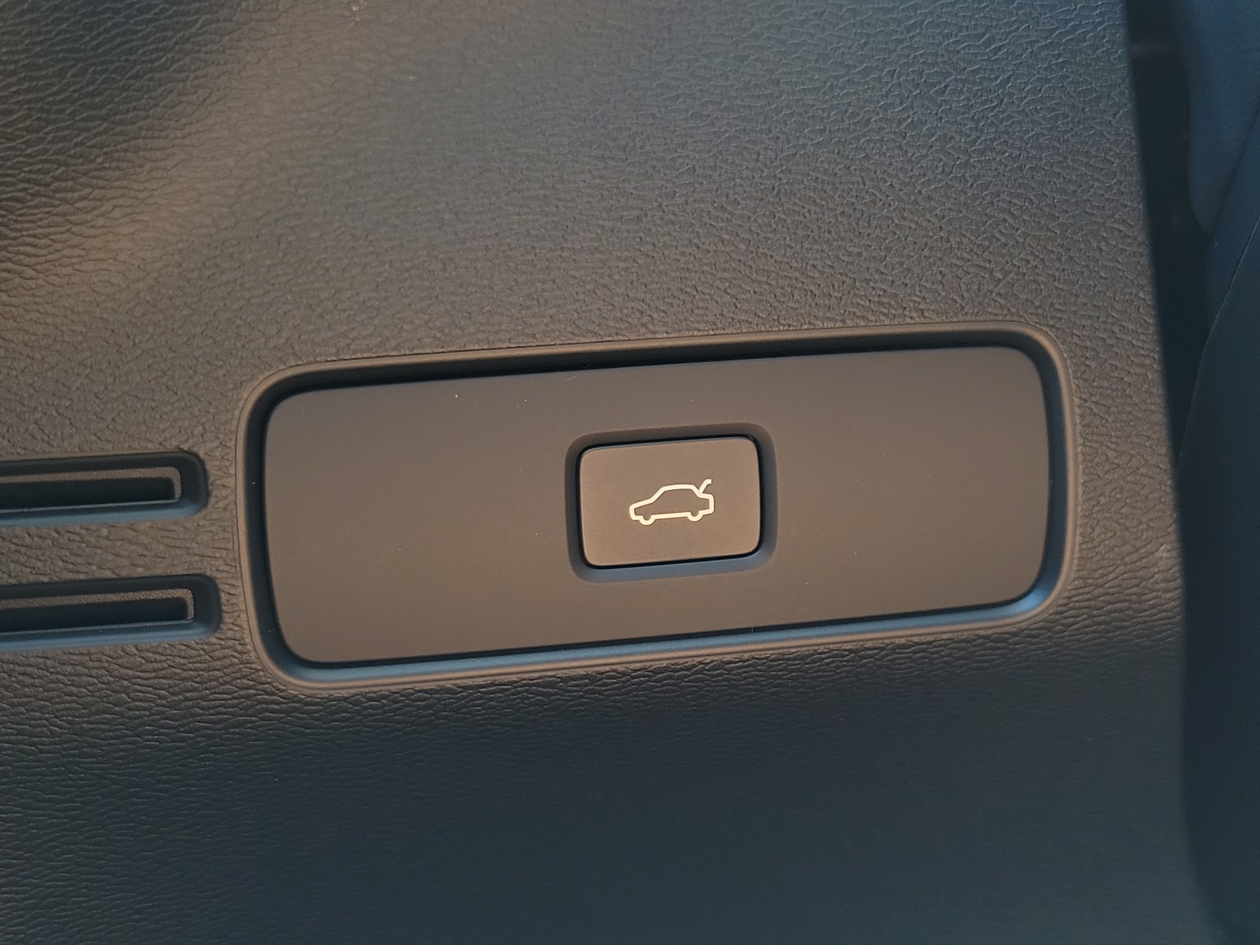2026 Volvo XC40 Plus